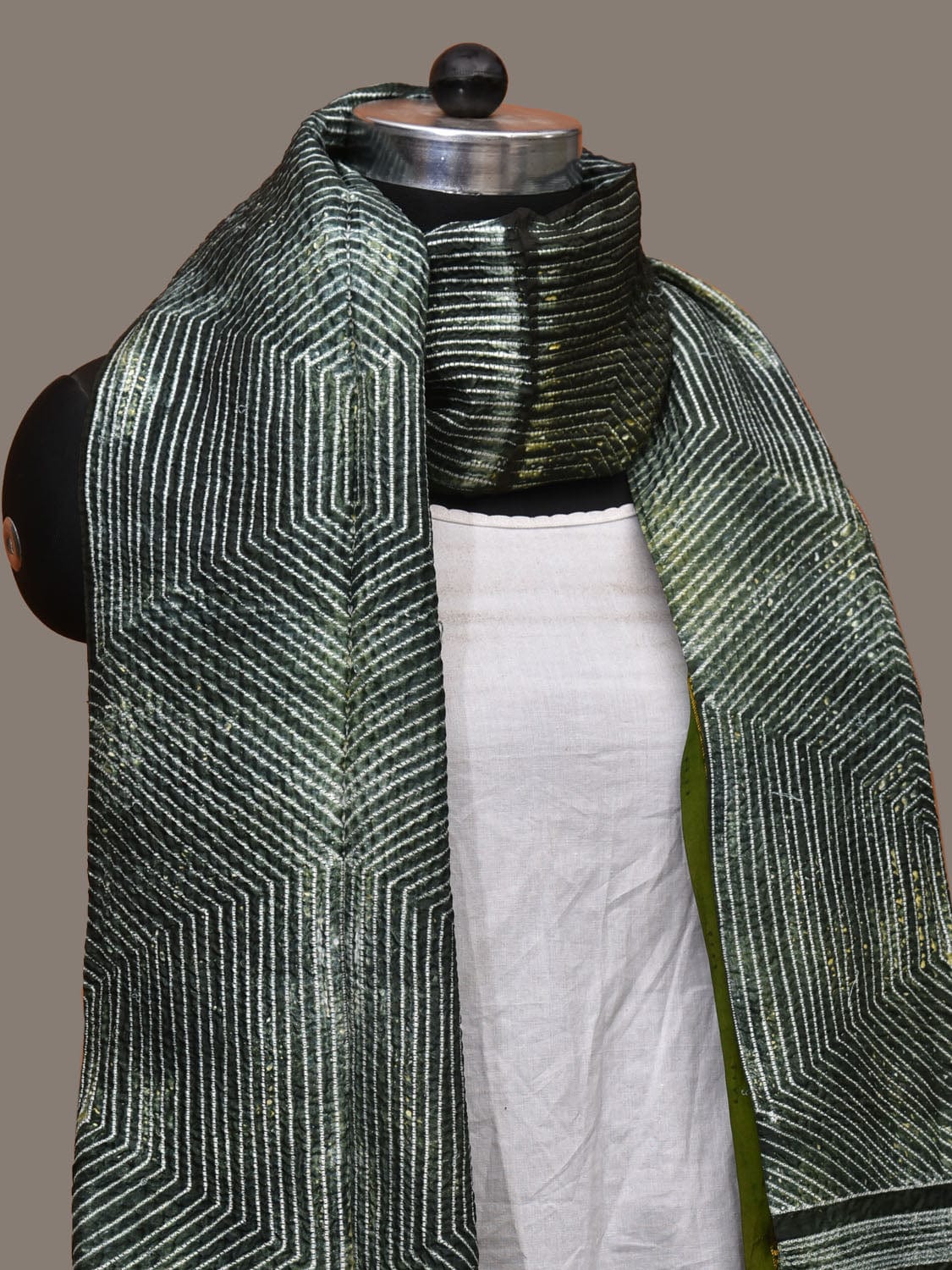 Dark Green Shibori Kanchipuram Silk Handloom Dupatta with Hexagon Design ds3160