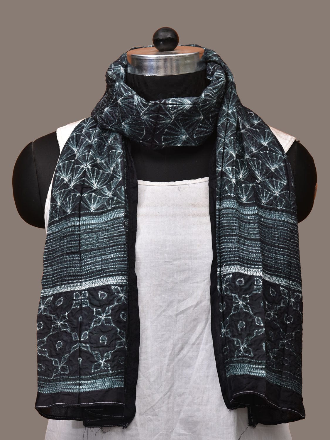 Dark Green Shibori Silk Handloom Stole with Sea Shell Design ds3162