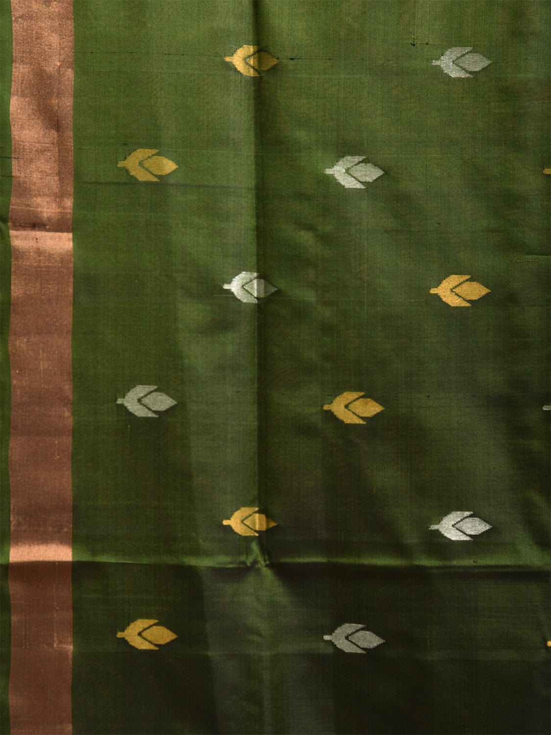 Dark Green Uppada Silk Handloom Saree with Floral and Birds Design u2340