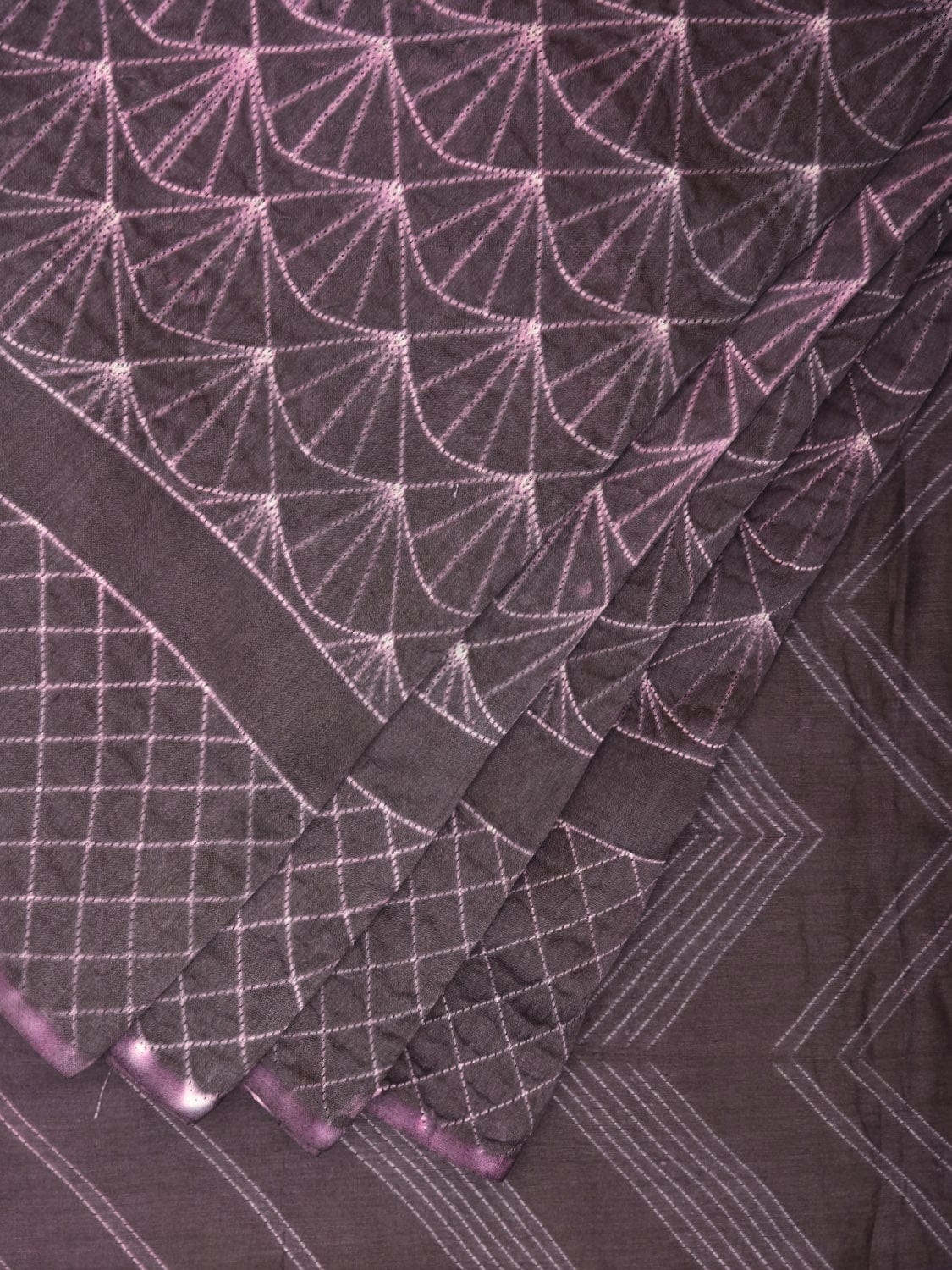 Dark Grey Shibori Cotton Silk Handloom Saree with All Over and Zig-Zag Pallu Design o0474