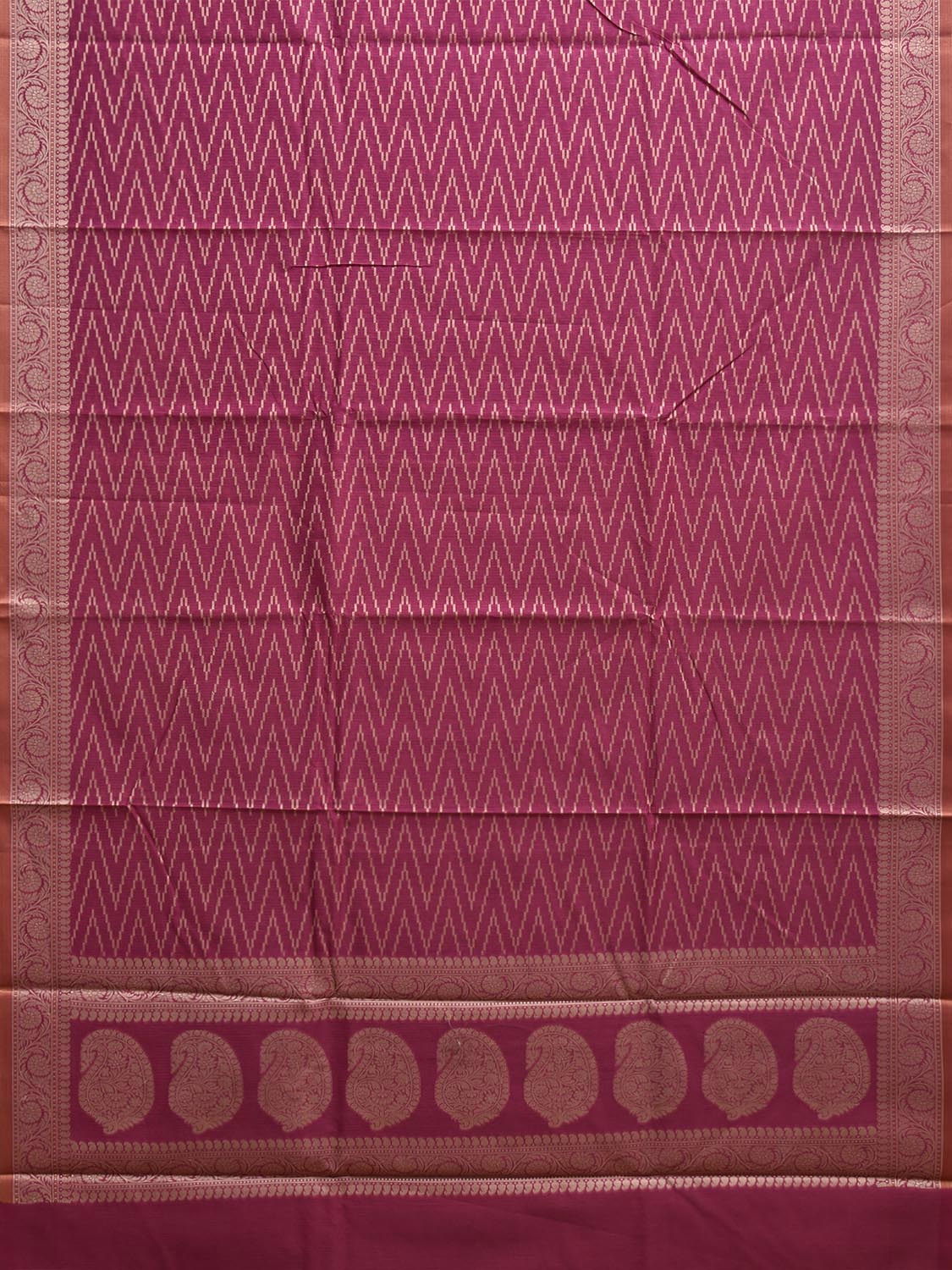 Magenta Dhakai Jamdani Cotton Viscose Saree with Zig-Zag and Mango Pallu Design dj0138