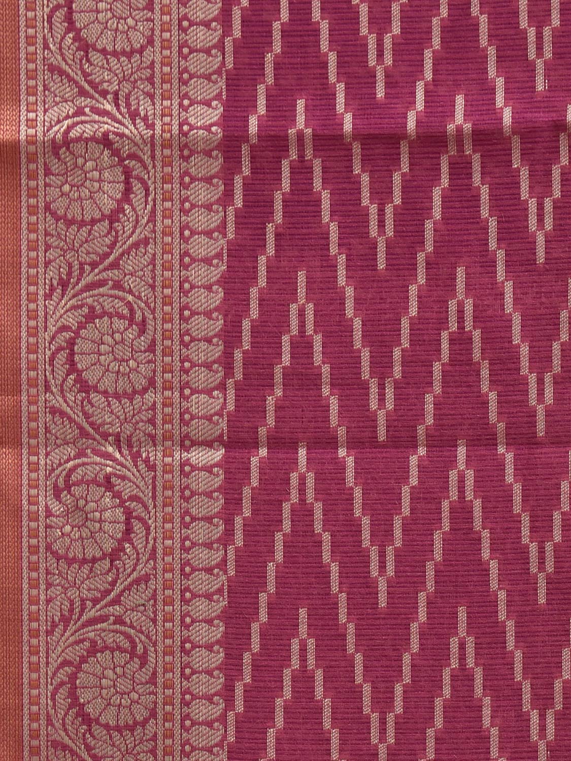 Magenta Dhakai Jamdani Cotton Viscose Saree with Zig-Zag and Mango Pallu Design dj0138