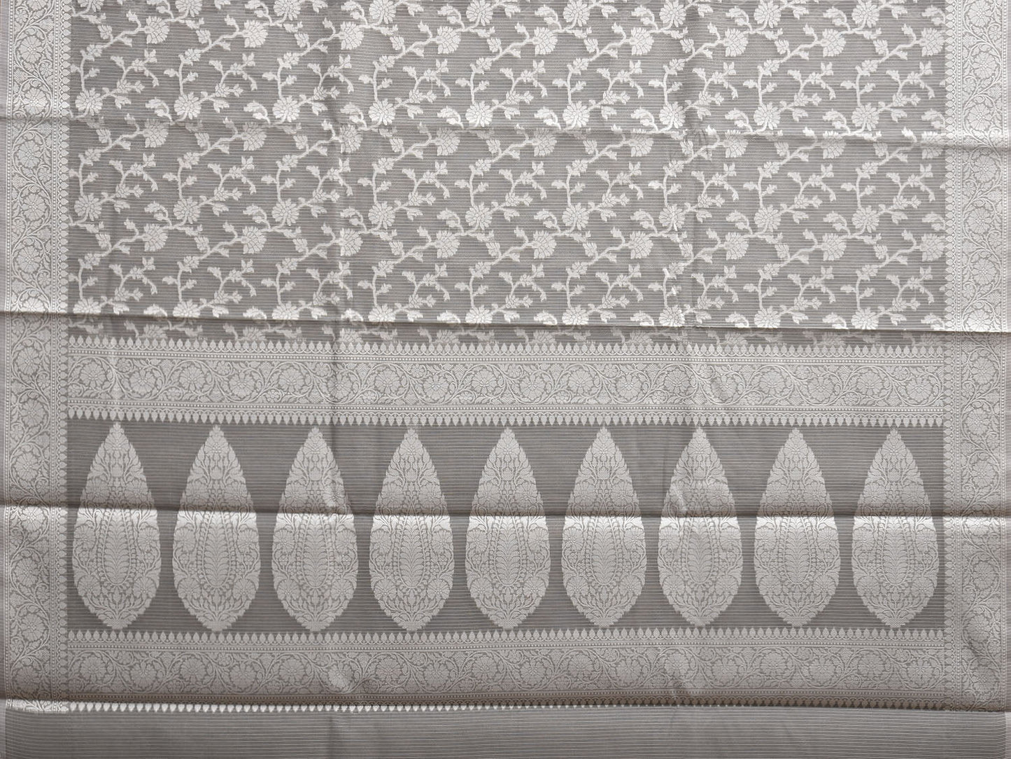 Grey Dhakai Jamdani Cotton Viscose Saree with Floral Body and Pallu Design dj0143