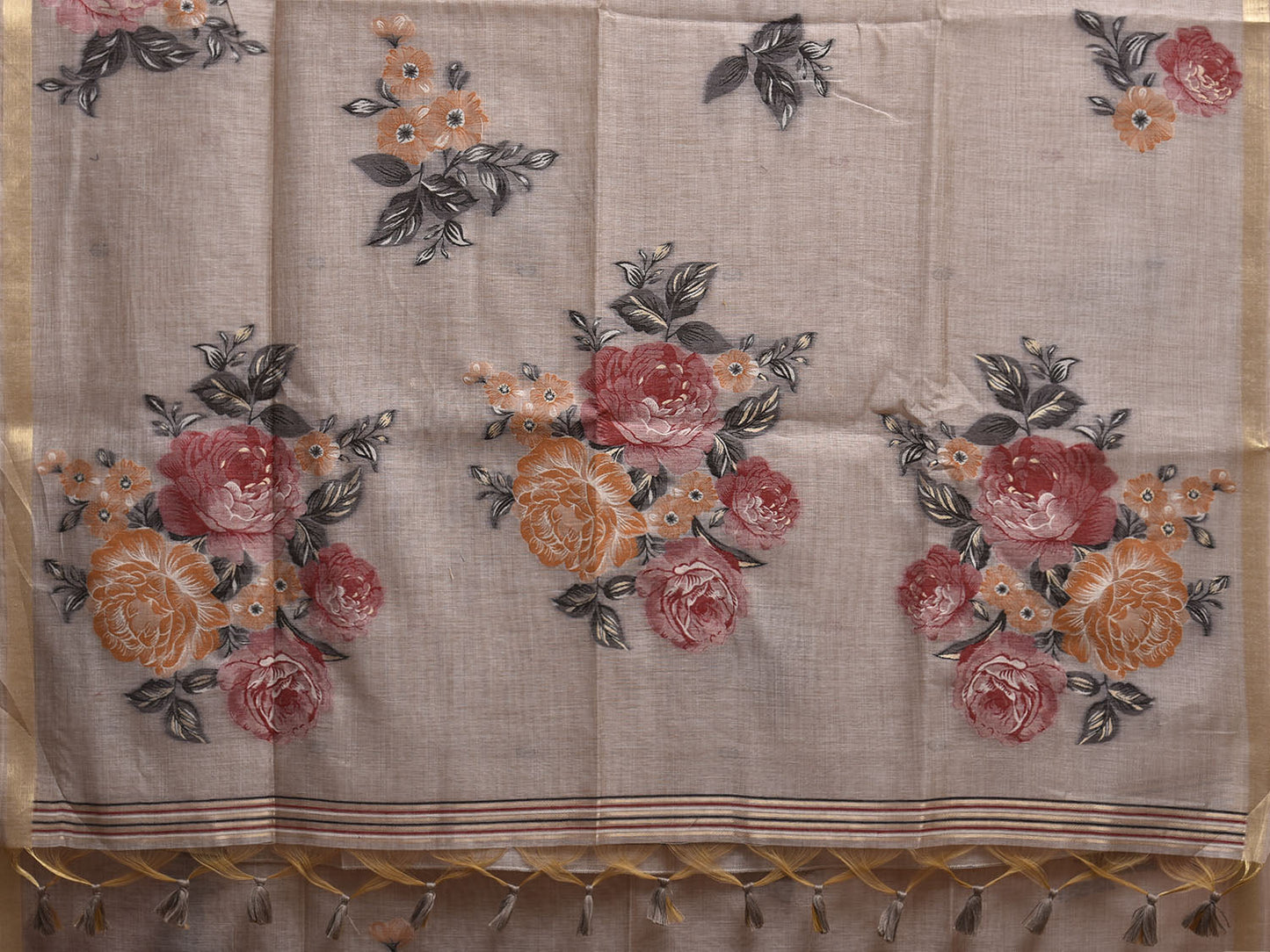 Light Grey Dhakai Jamdani Cotton Viscose Saree with Lotus Pallu Design dj0153