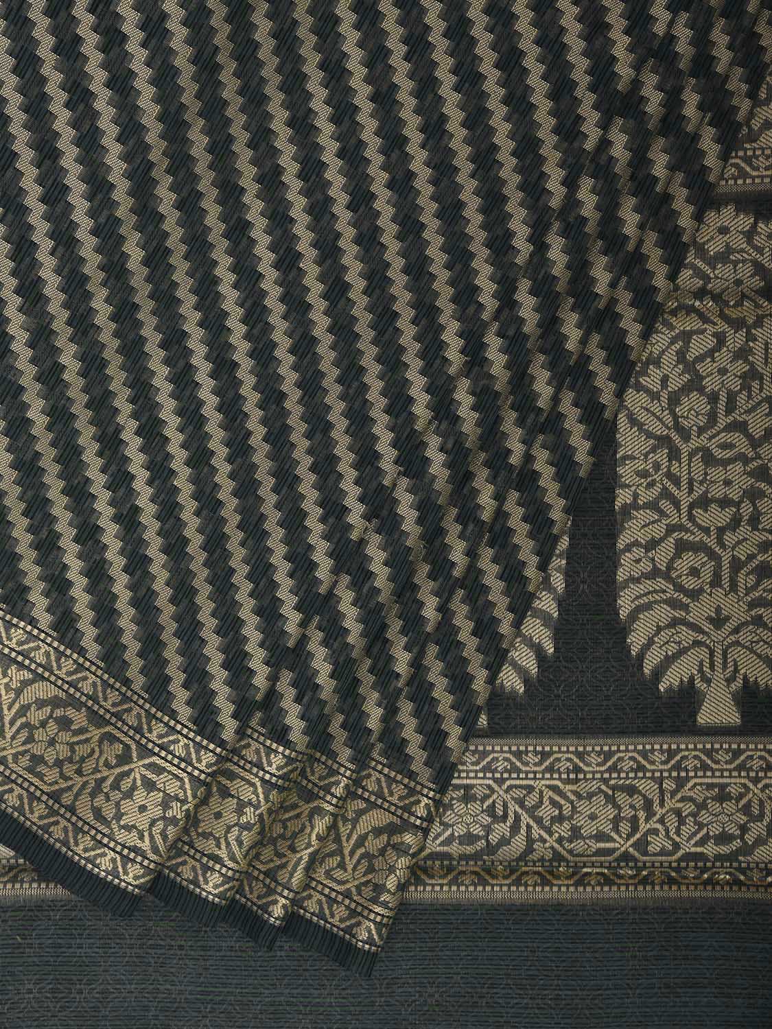 Dark Green Dhakai Jamdani Cotton Viscose Saree with Diagonal and Floral Pallu Design dj0181