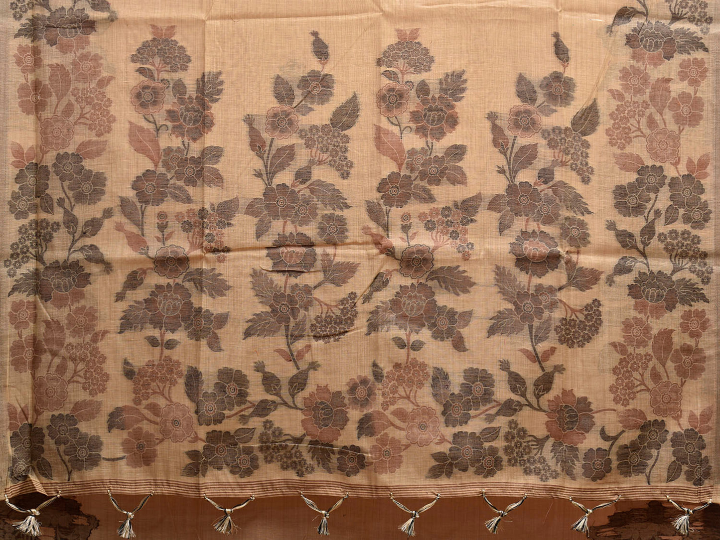 Fawn Dhakai Jamdani Cotton Viscose Saree with Floral Buta and Pallu Design dj0186