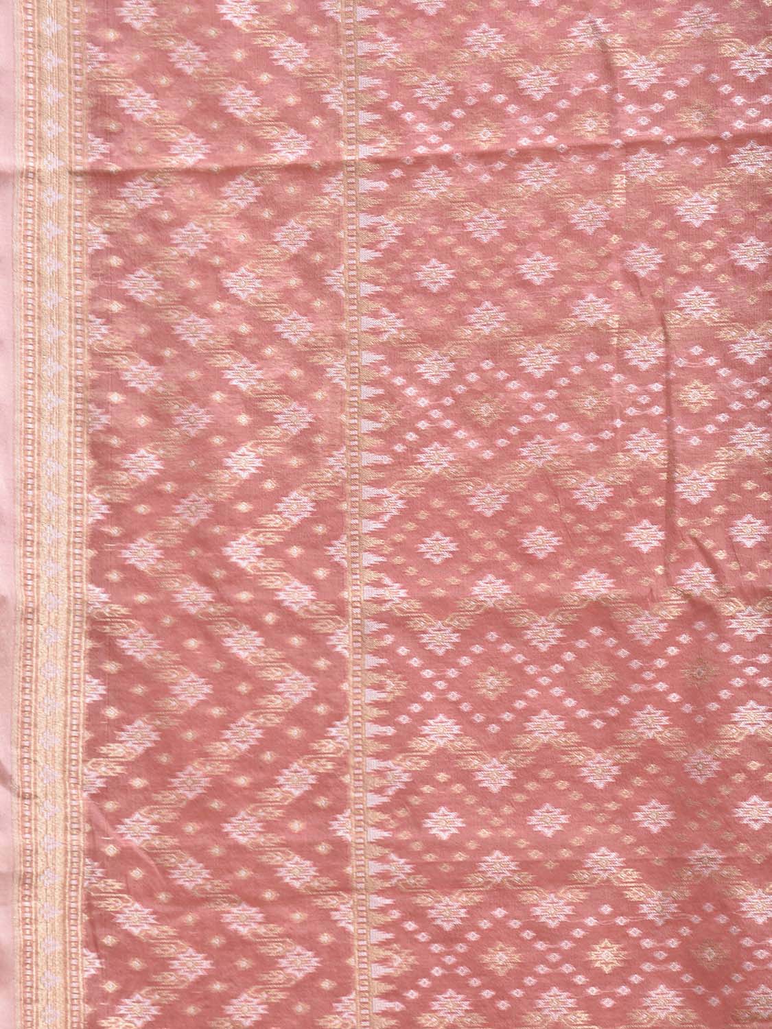 Peach Dhakai Jamdani Cotton Viscose Saree with All Over Zig-Zag Design dj0222