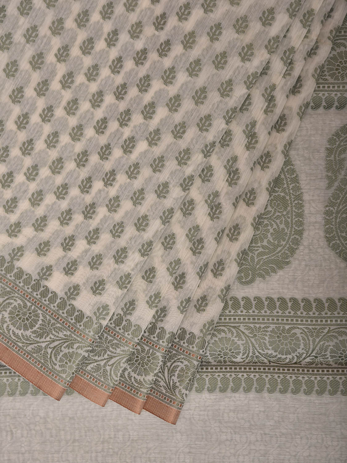 Green and White Dhakai Jamdani Cotton Viscose Saree with All Over and Pallu Design dj0312
