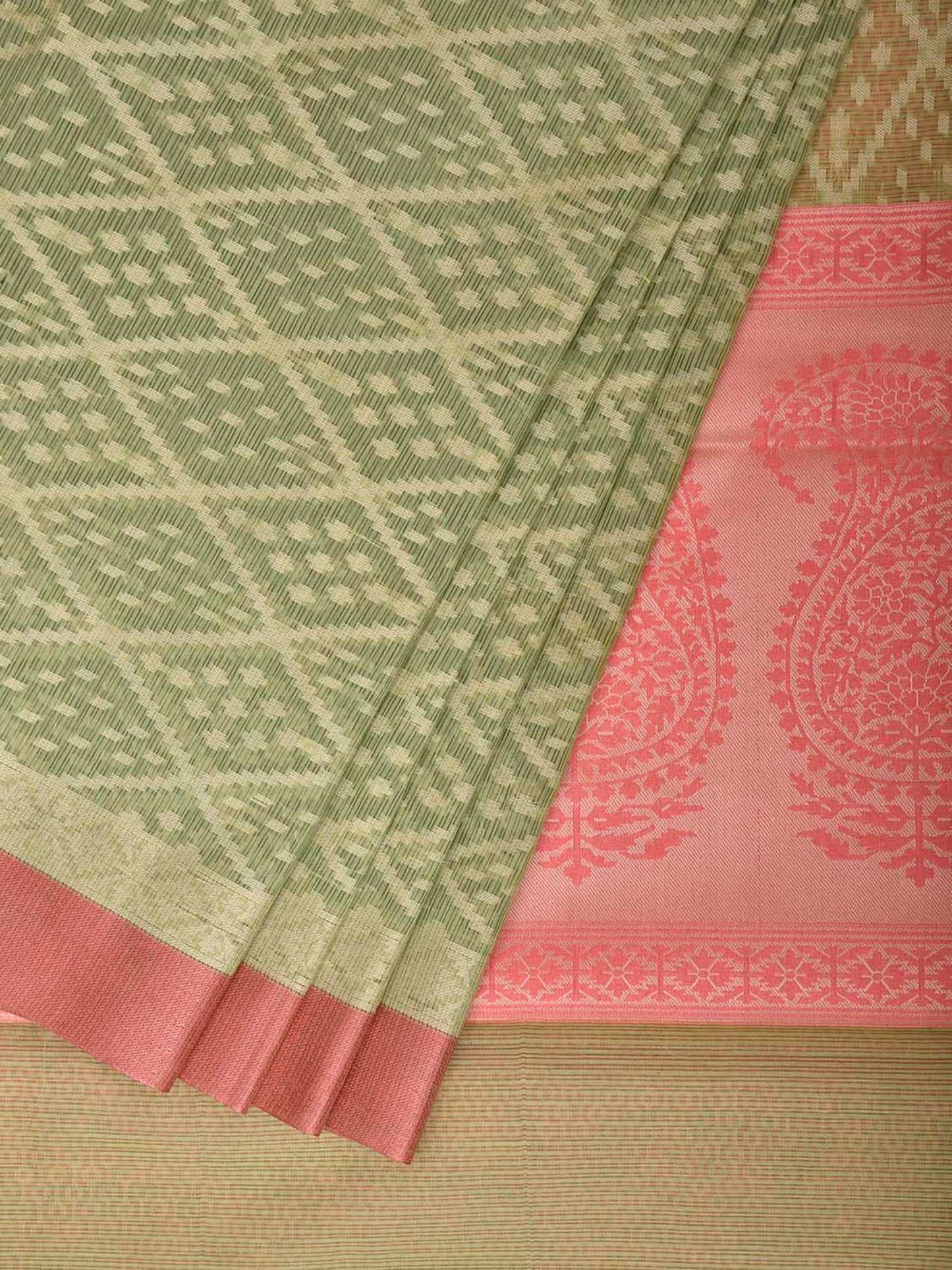 Green and Peach Dhakai Jamdani Cotton Viscose Saree with Grill and Pasley Pallu Design dj0316