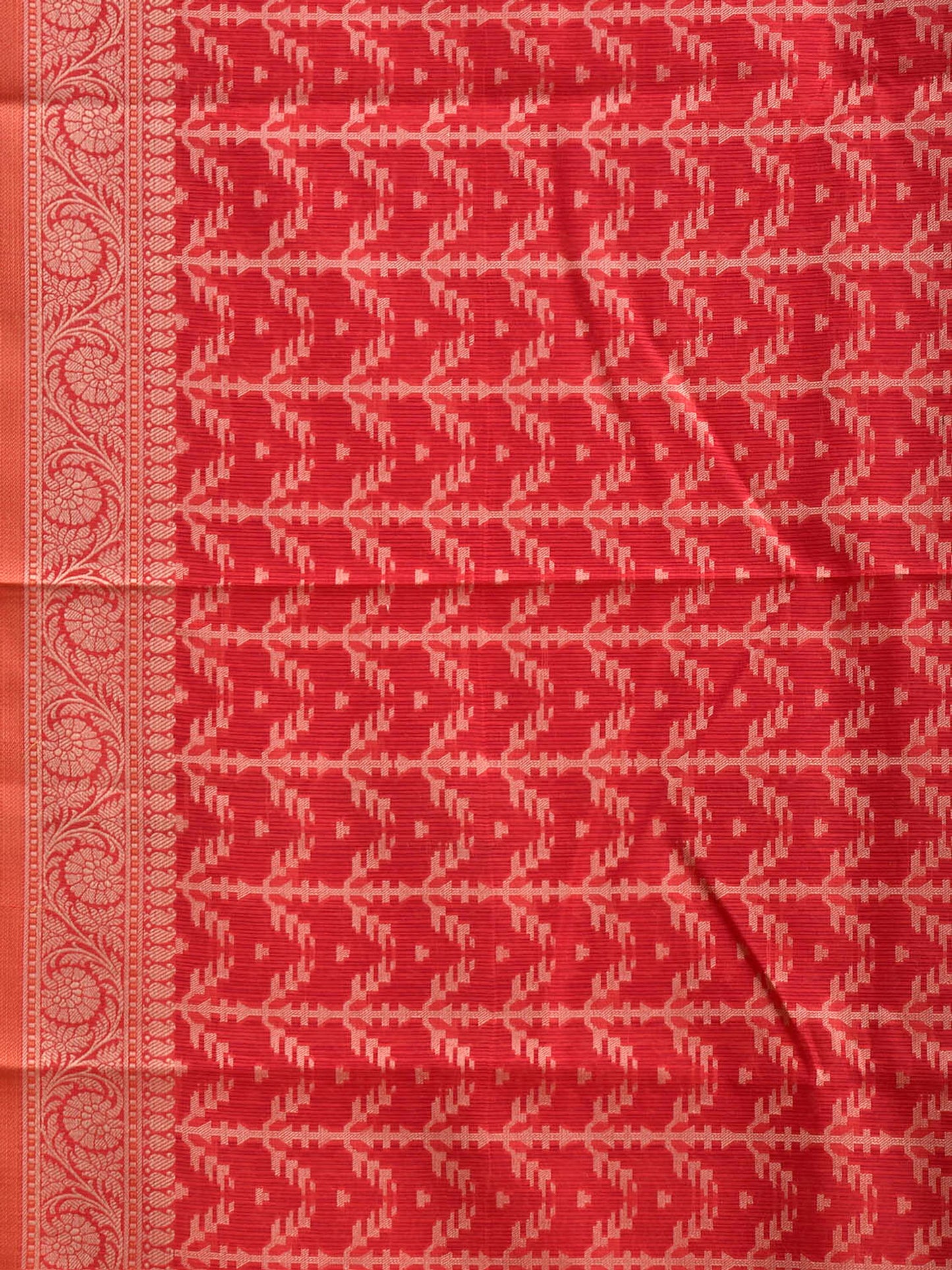 Red Dhakai Jamdani Cotton Viscose Saree with All Over and Pasley Pallu Design dj0329