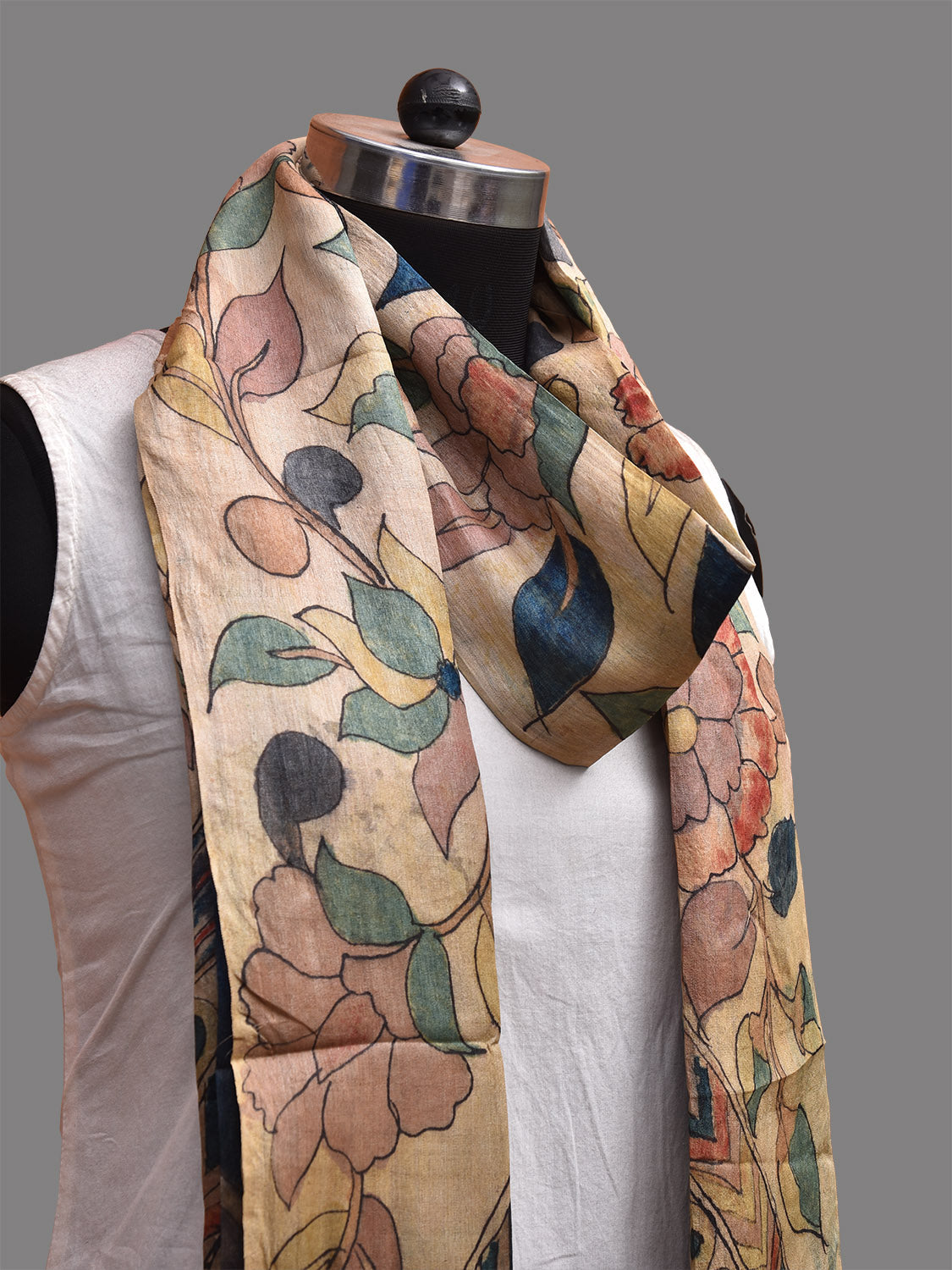 Cream Kalamkari Hand Painted Tussar Handloom Dupatta with Peacocks and Tree of Life Design ds3632