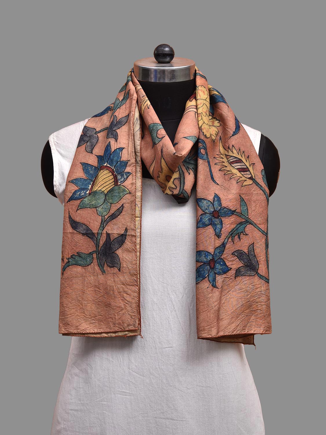 Light Peach Kalamkari Hand Painted Sico Stole with Floral Design ds3682