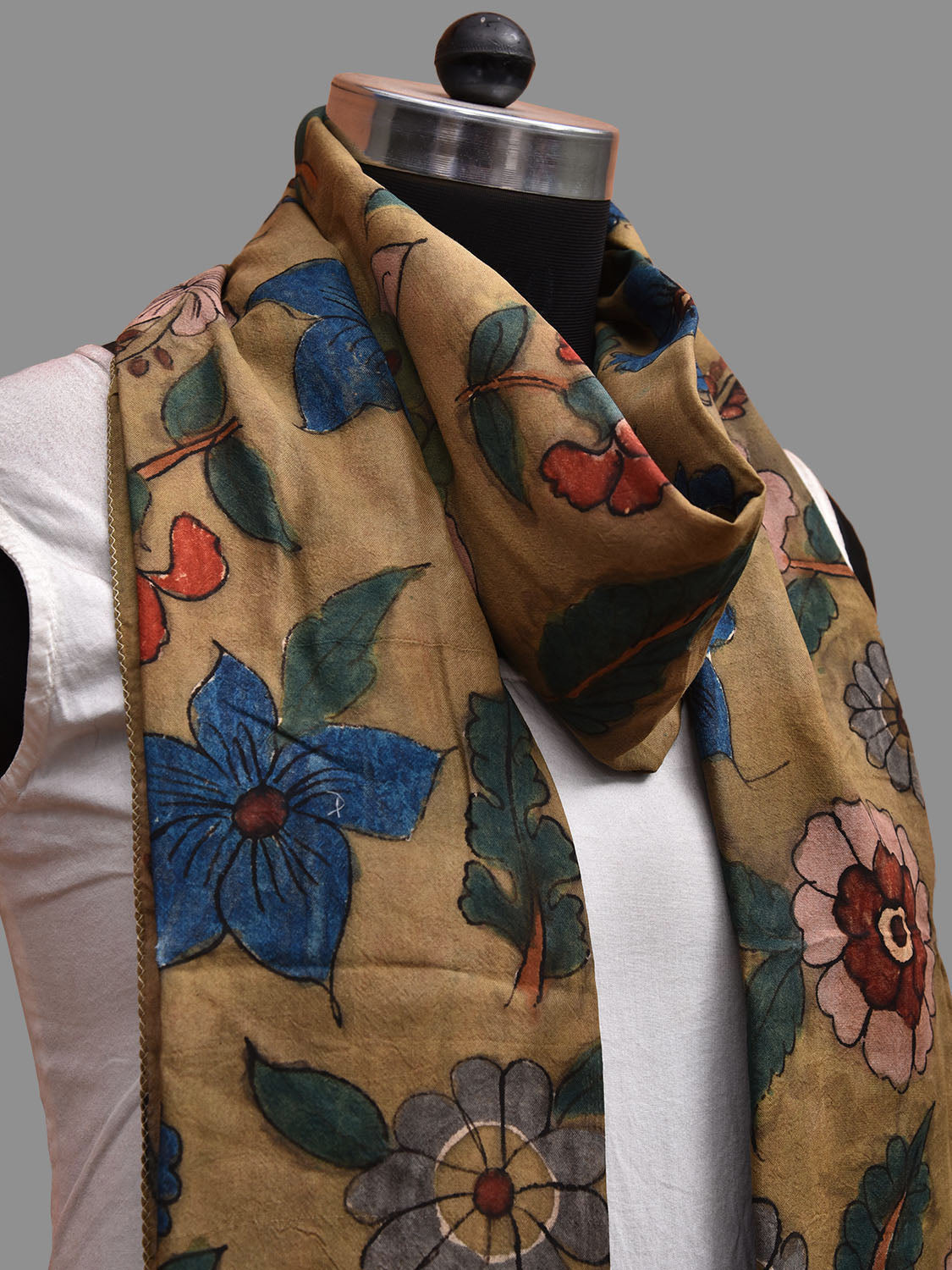 Light Green Kalamkari Hand Painted Sico Stole with Floral Design ds3684