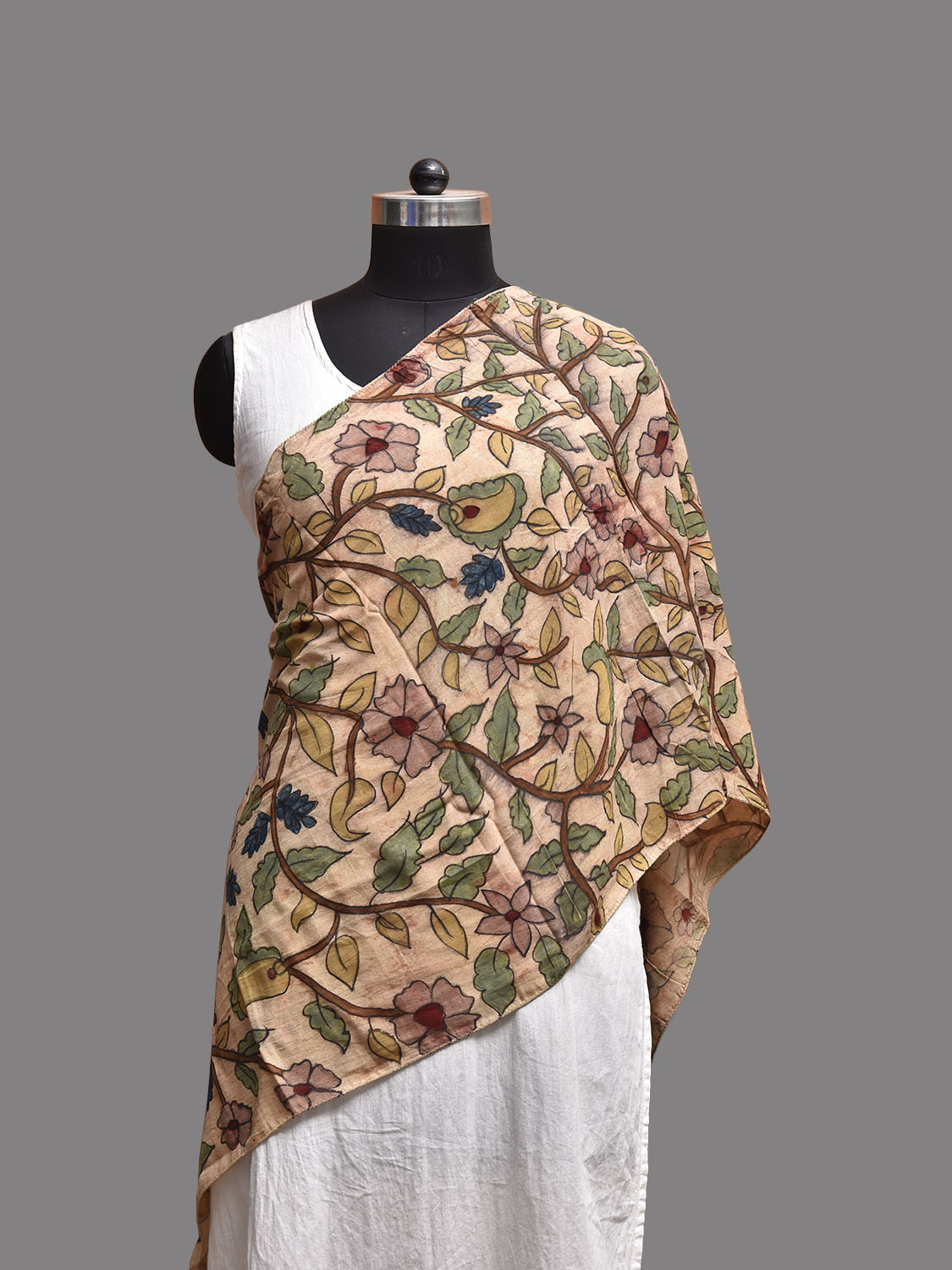 Cream Kalamkari Hand Painted Sico Stole with Floral Design ds3775