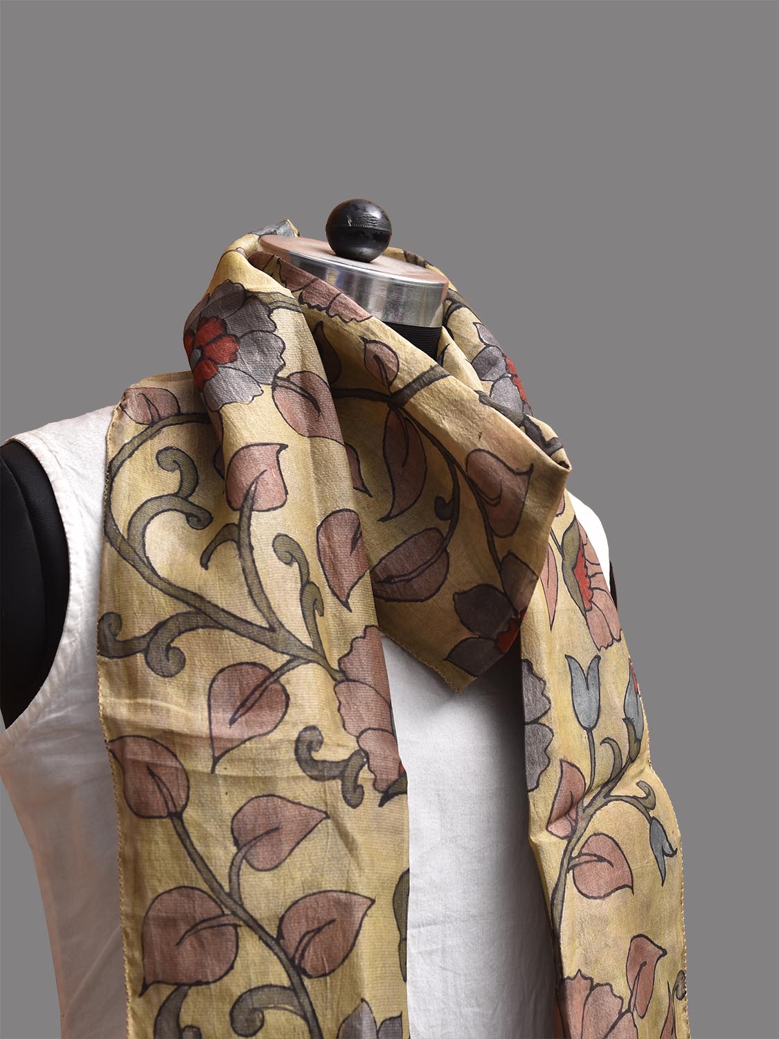 Light Yellow Kalamkari Hand Painted Tussar Stole with Floral Design ds3778