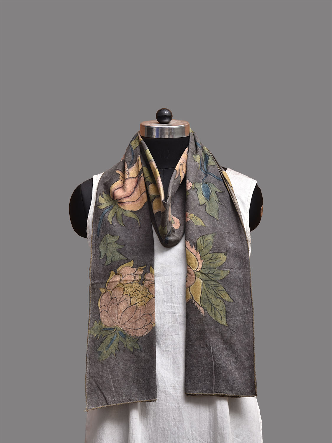Grey Kalamkari Hand Painted Sico Stole with Floral Design ds3786