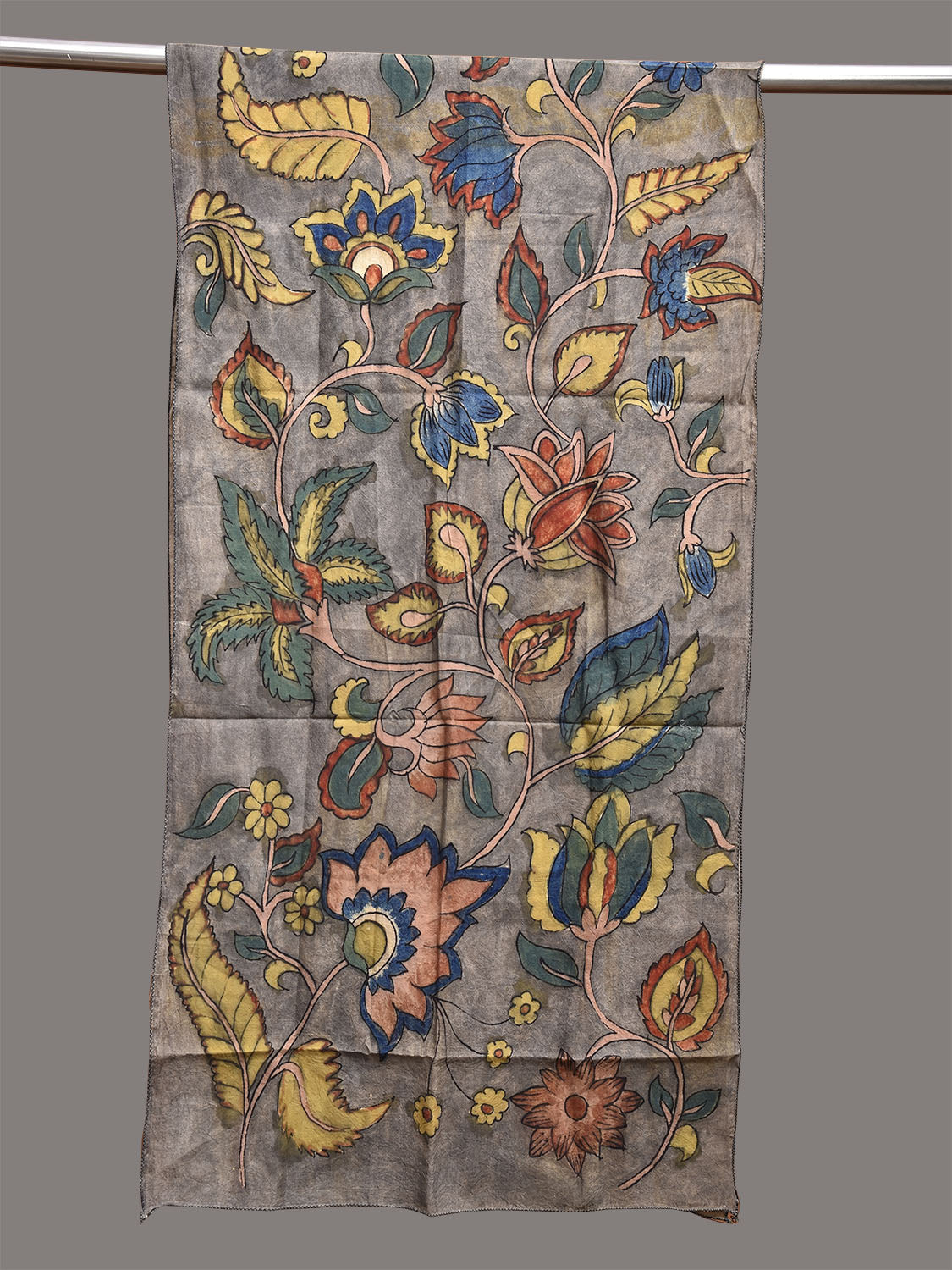 Grey Kalamkari Hand Painted Sico Stole with Big Floral Design ds3792