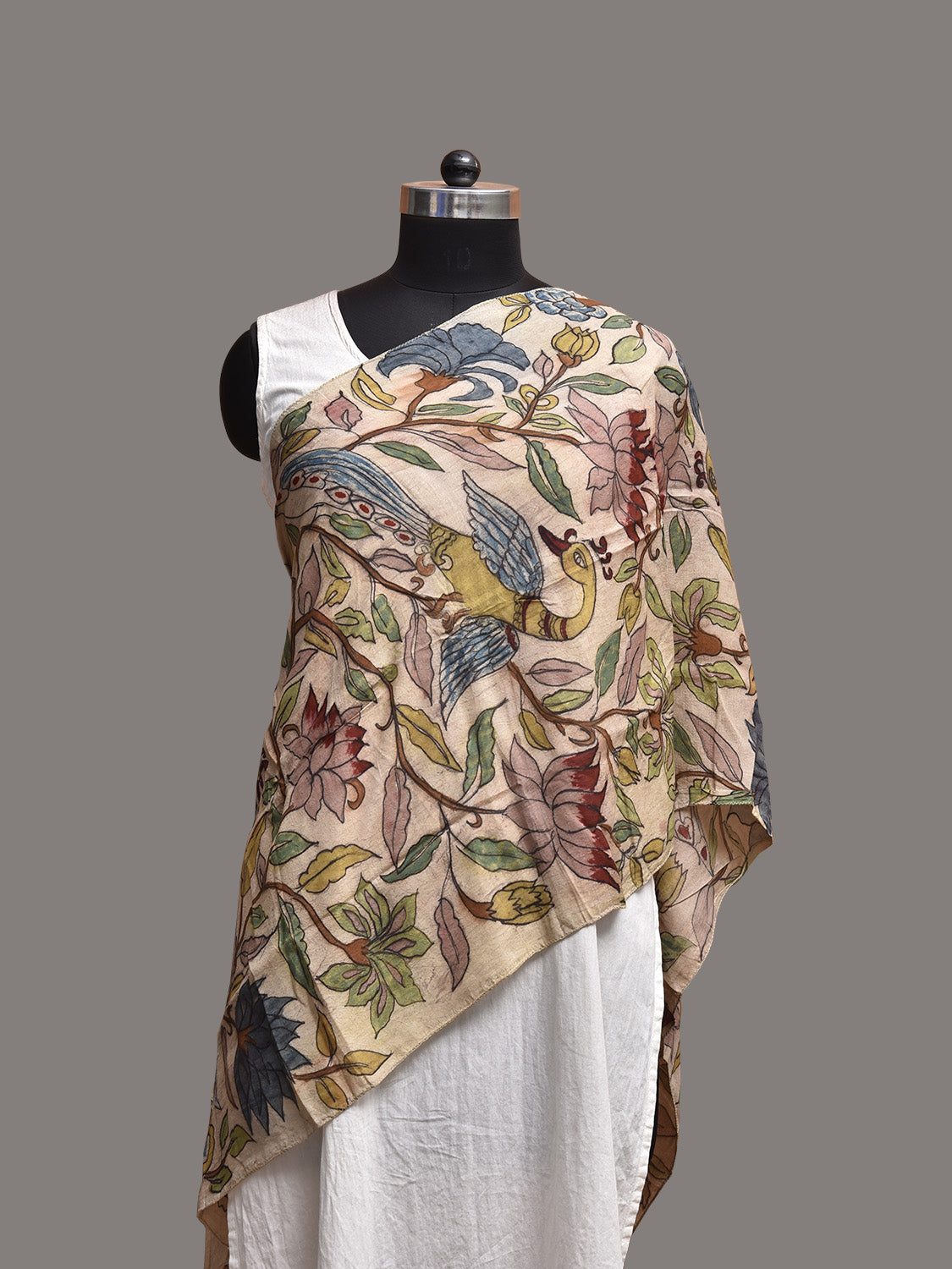 Cream Kalamkari Hand Painted Sico Stole with Floral and Peacocks Design ds3793