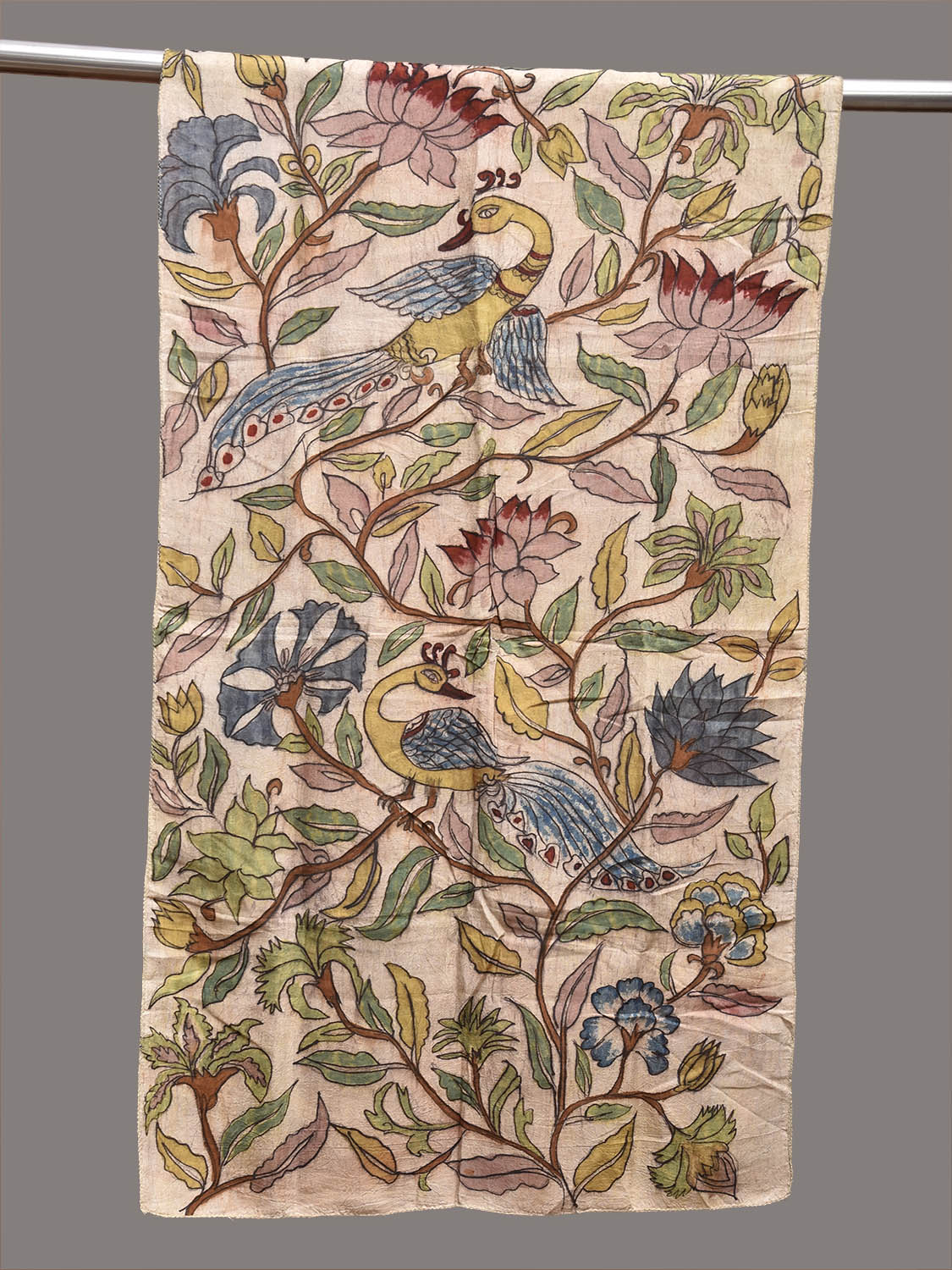 Cream Kalamkari Hand Painted Sico Stole with Floral and Peacocks Design ds3793