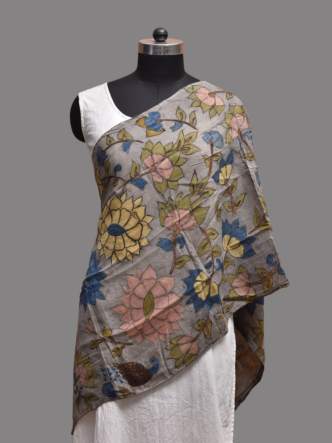Light Grey Kalamkari Hand Painted Sico Stole with Floral Design ds3803