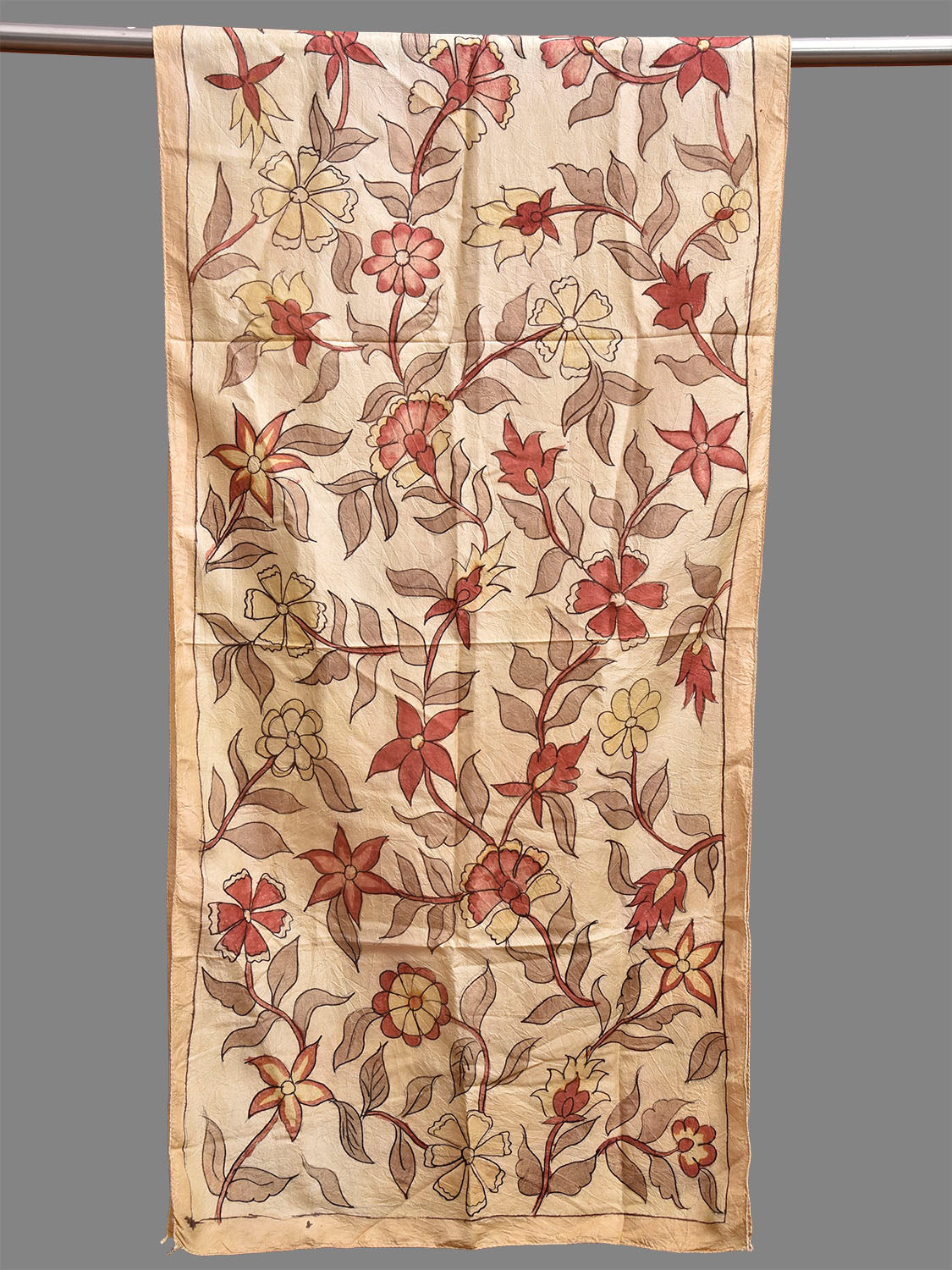 Cream Kalamkari Hand Painted Sico Stole with Floral Design ds3883