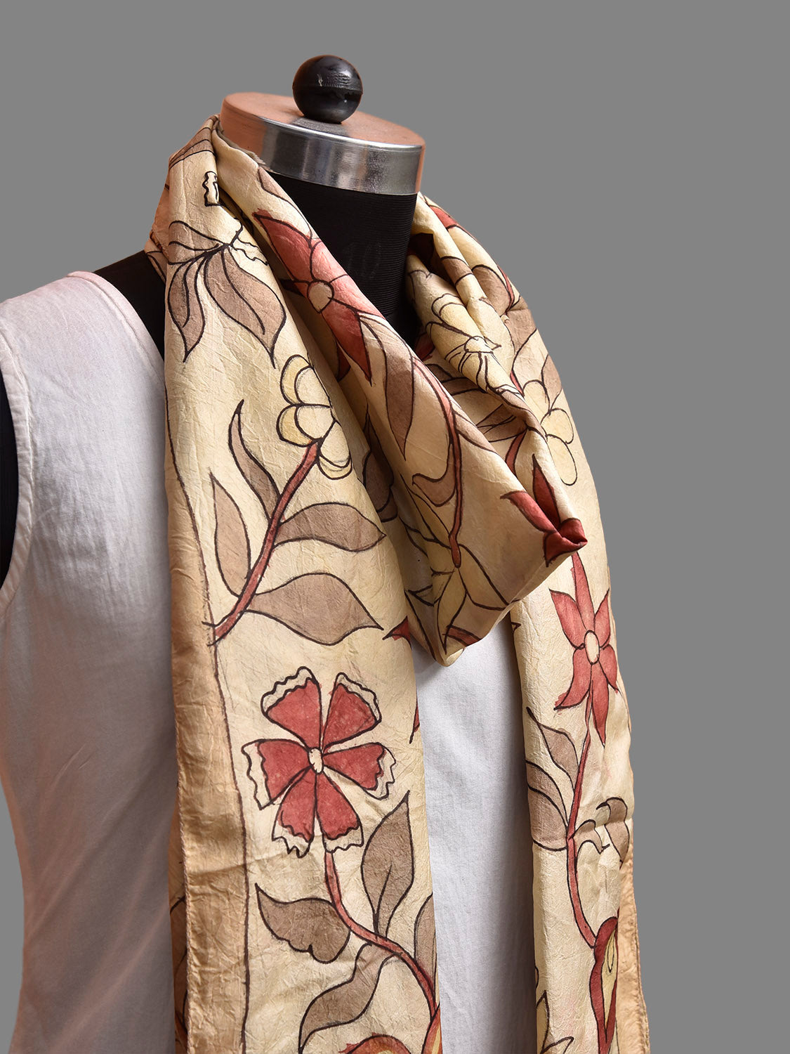 Cream Kalamkari Hand Painted Sico Stole with Floral Design ds3883