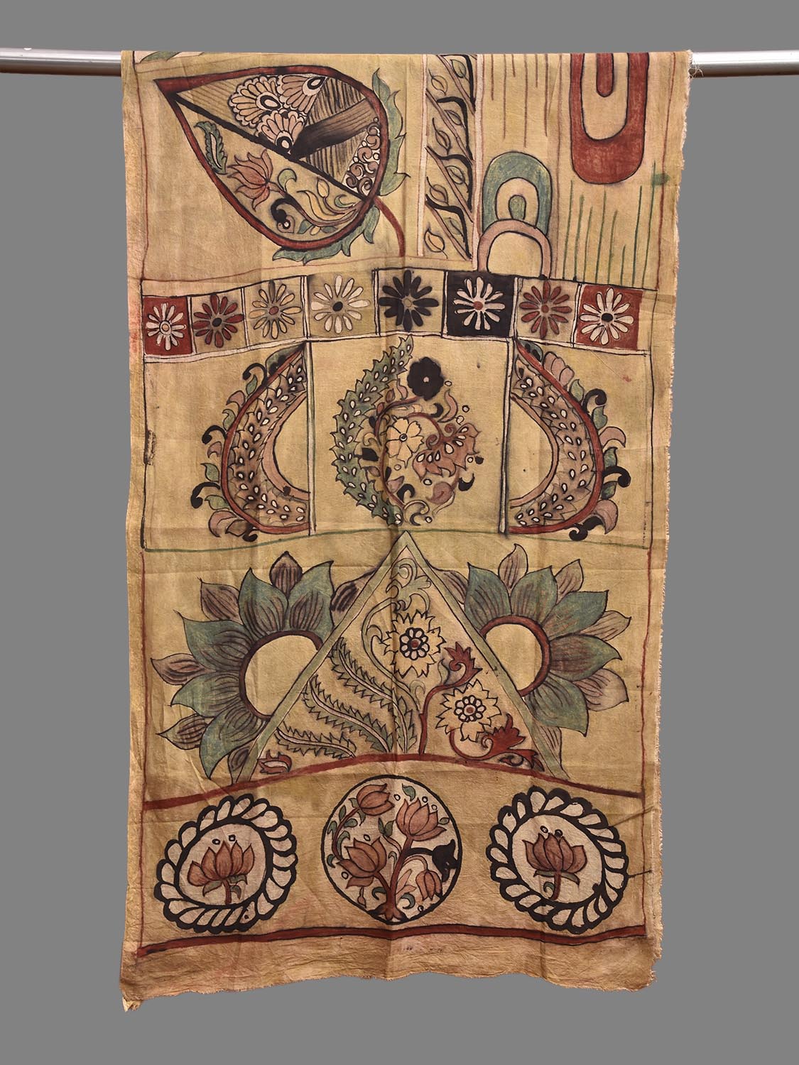 Light Yellow Kalamkari Hand Painted Sico Stole with Floral and Geometric Design ds3885