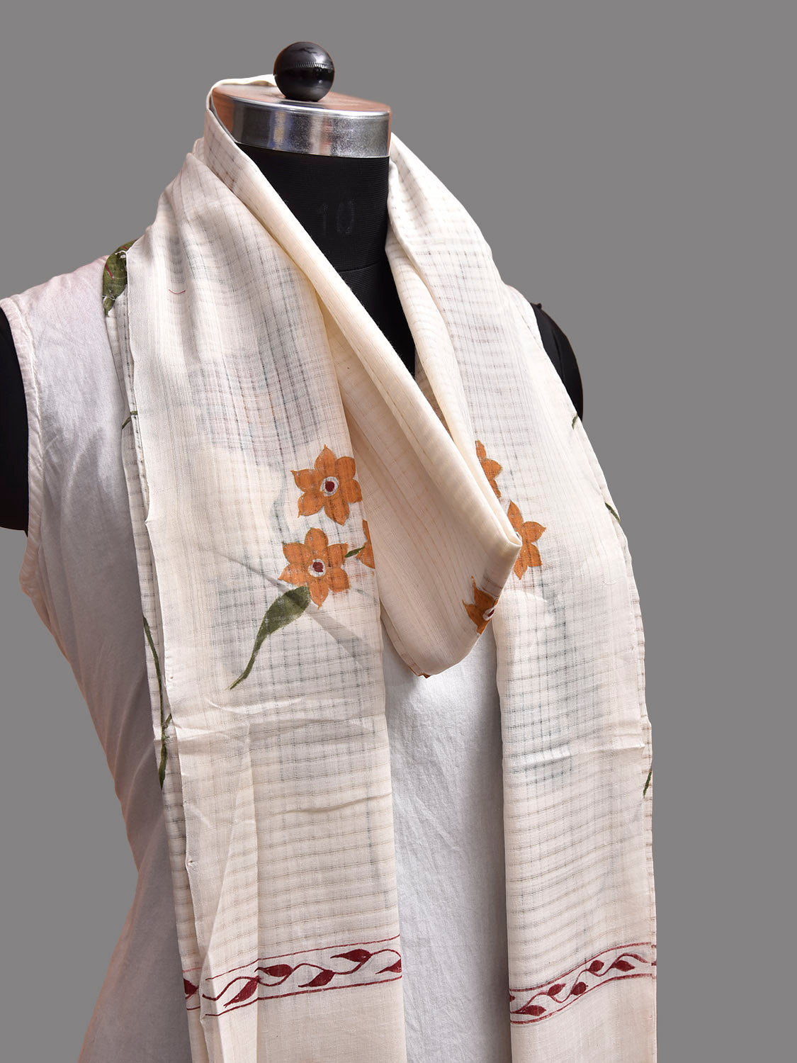 White Hand Painted Kota Cotton Dupatta with Floral Design ds3888