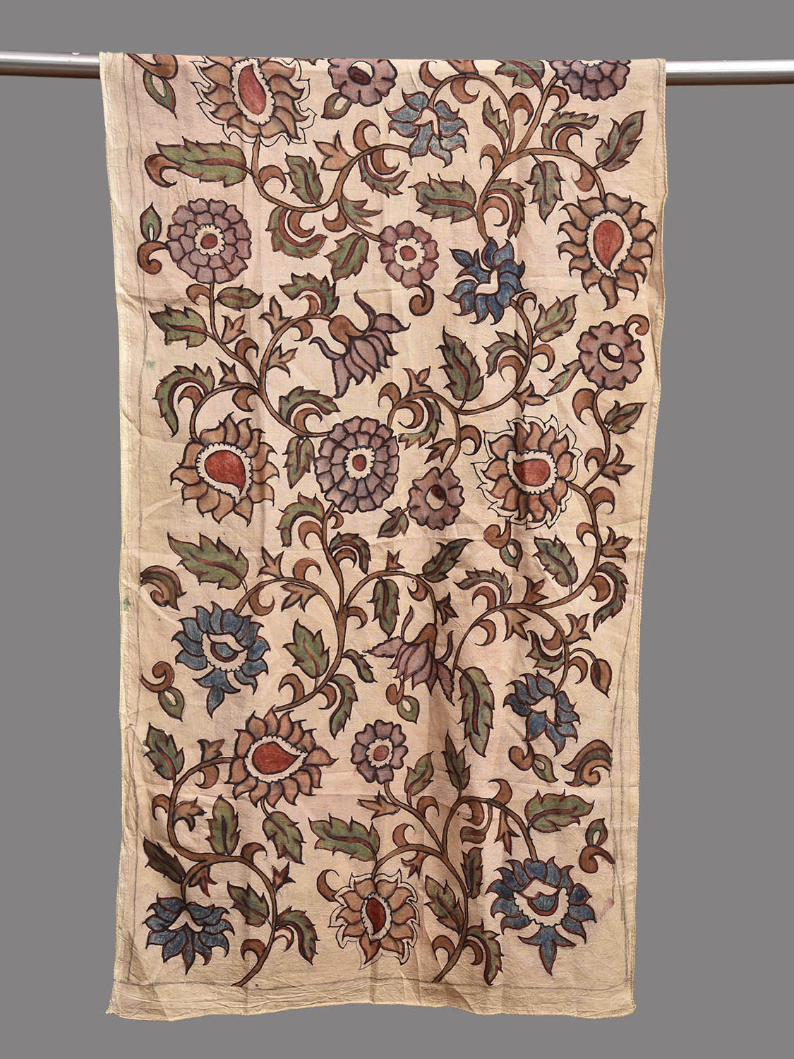 Cream Kalamkari Hand Painted Sico Stole with Floral Design ds3928