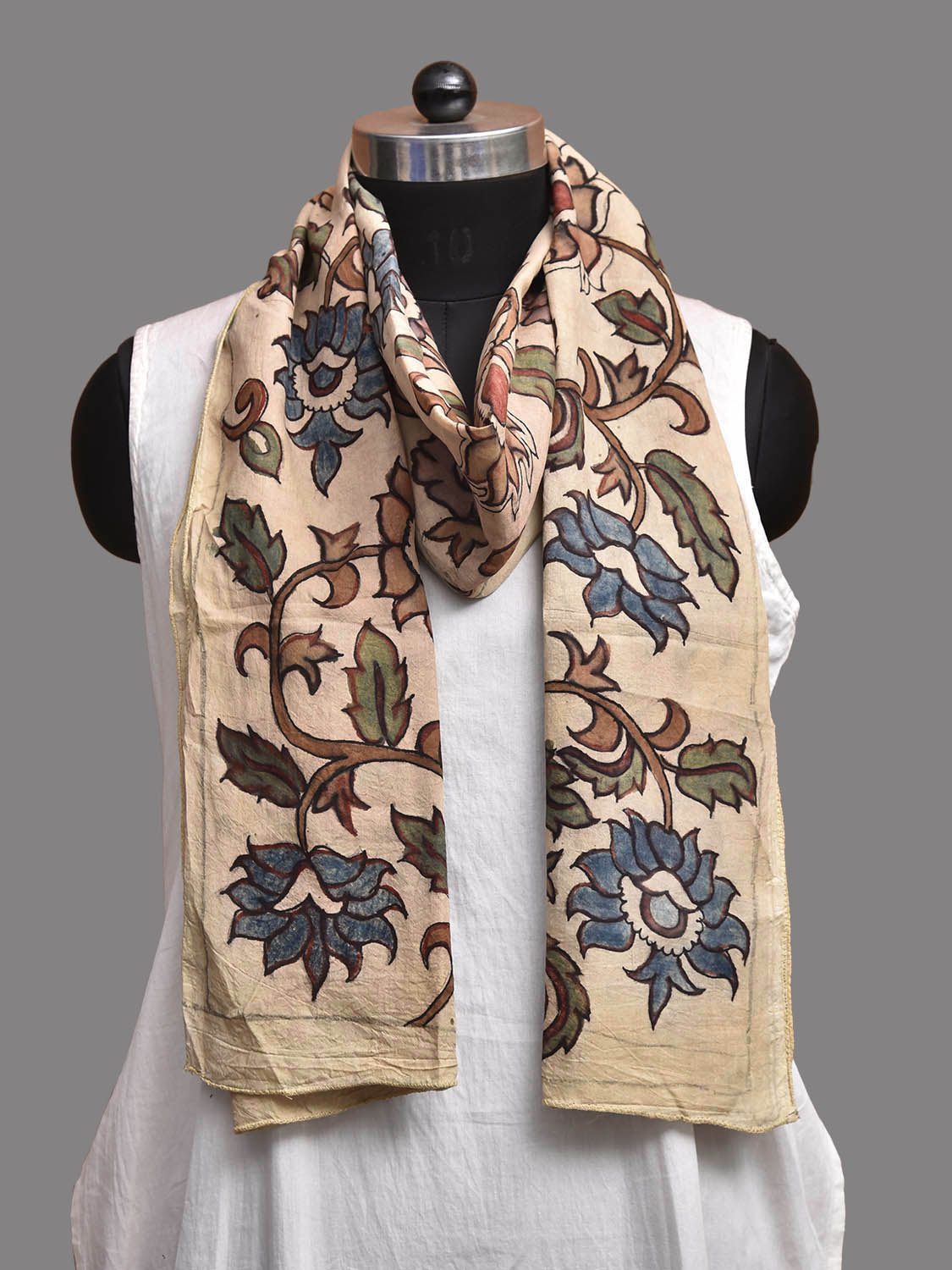 Cream Kalamkari Hand Painted Sico Stole with Floral Design ds3928