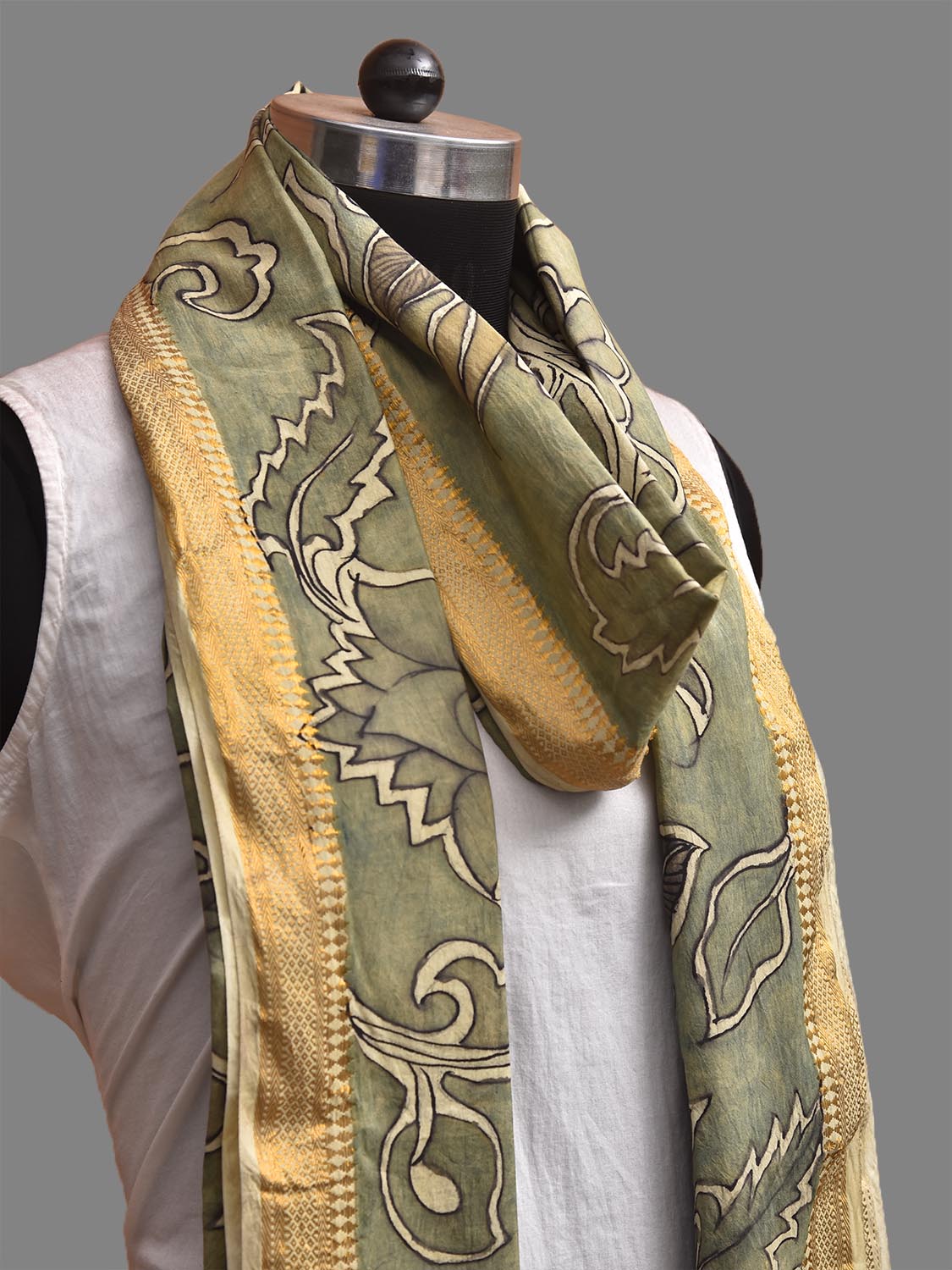 Light Green Kalamkari Hand Painted Mangalgiri Sico Dupatta with Floral Design ds3946