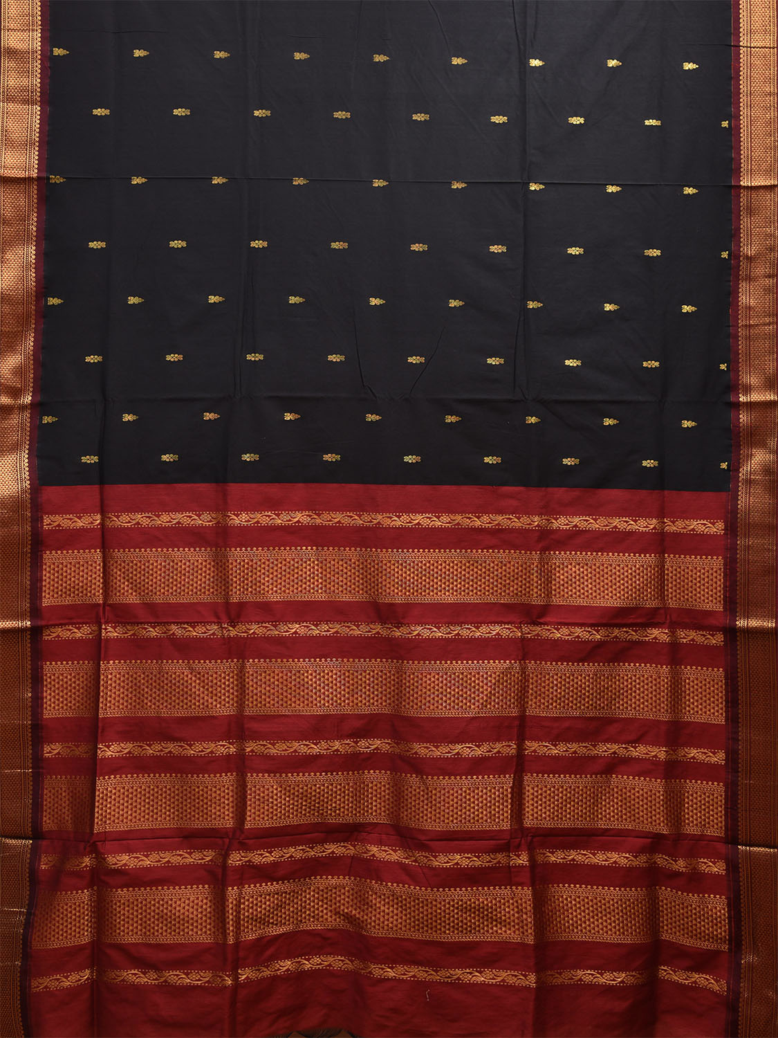 Black and Maroon Gadwal Cotton Saree with Pallu and Border Design g0410