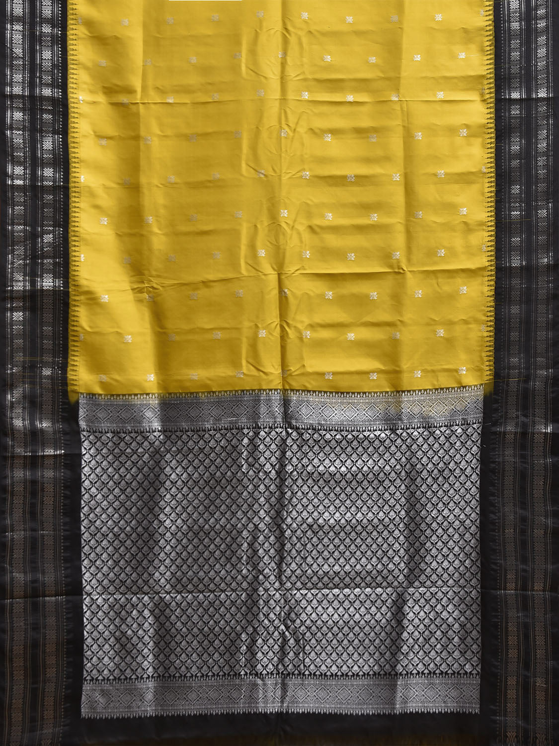 Olive and Black Gadwal Silk Saree with Border and Pallu Design g0484