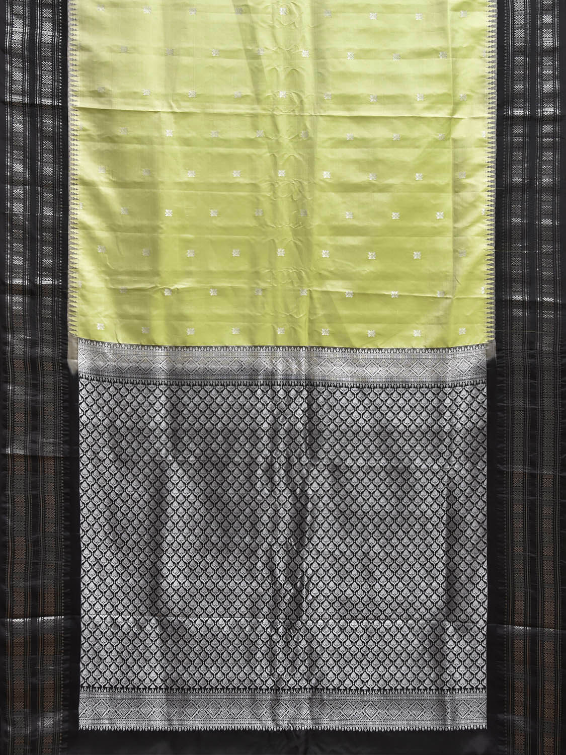 Light Green and Black Gadwal Silk Saree with Border and Pallu Design g0487