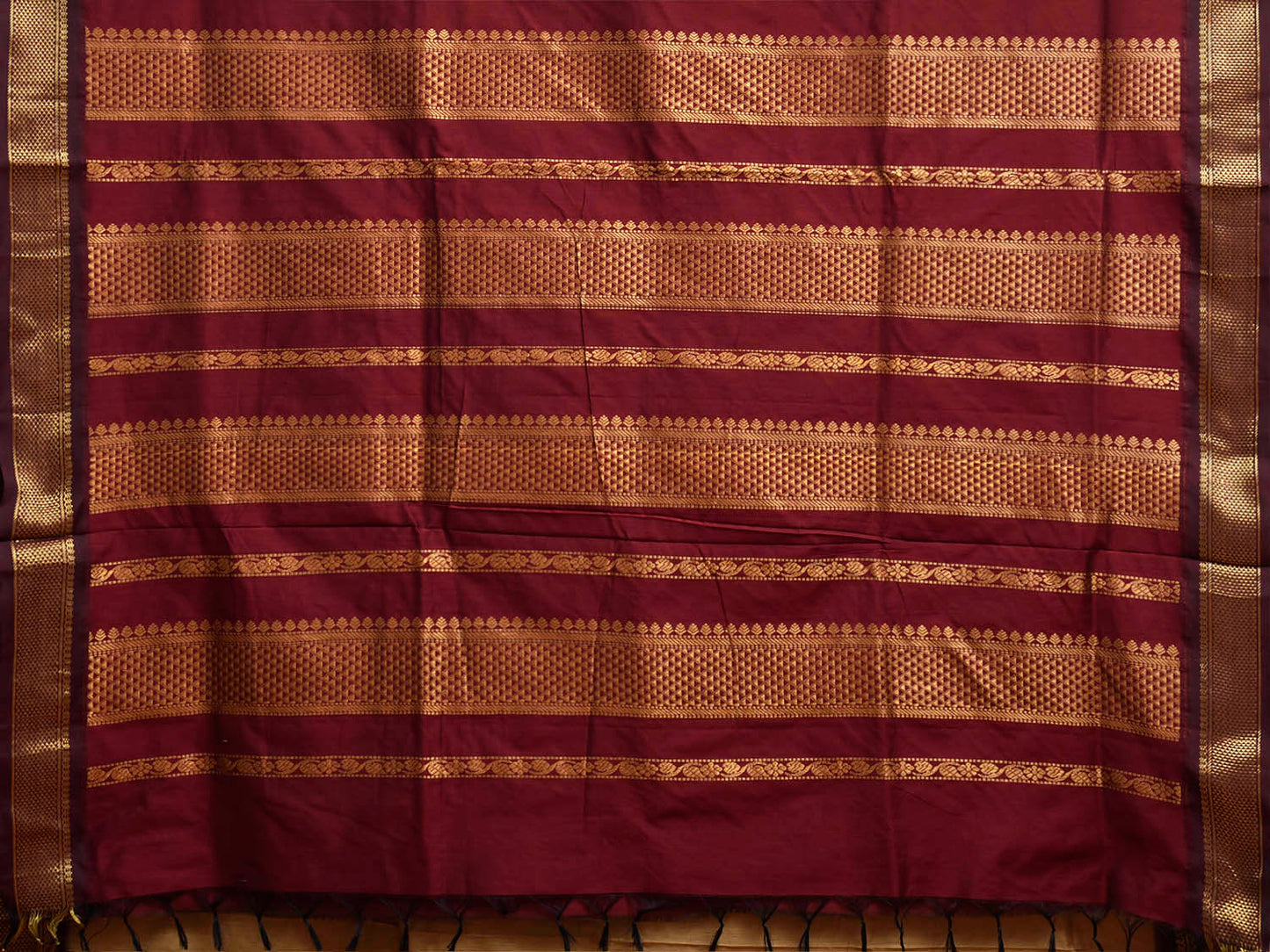 Cream and Maroon Gadwal Cotton Viscose Saree with Pallu Design g0635