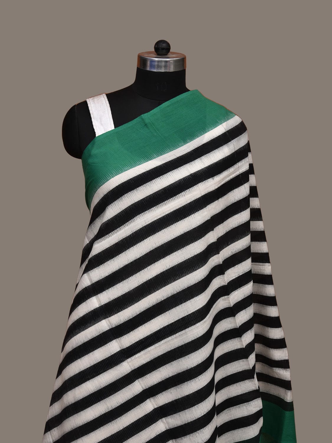 Green and Black Pochampally Ikat Cotton Handloom Dupatta with Strips Design ds1817