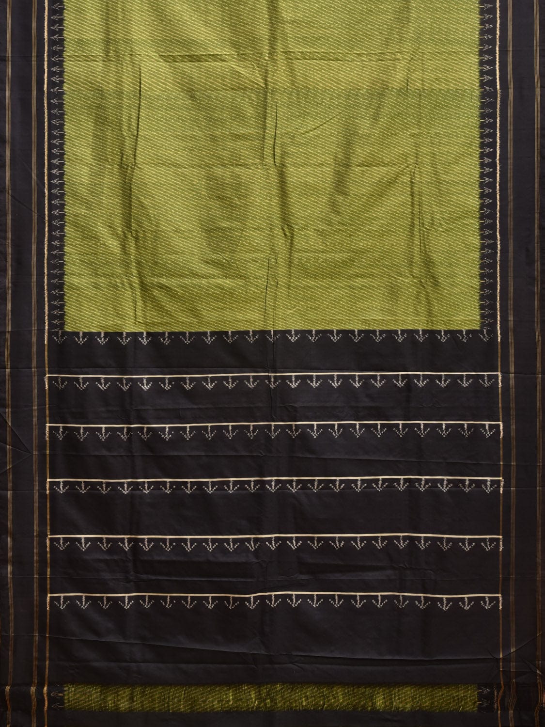 Green and Black Pochampally Ikat Silk Handloom Saree with Diagonal Design i0857