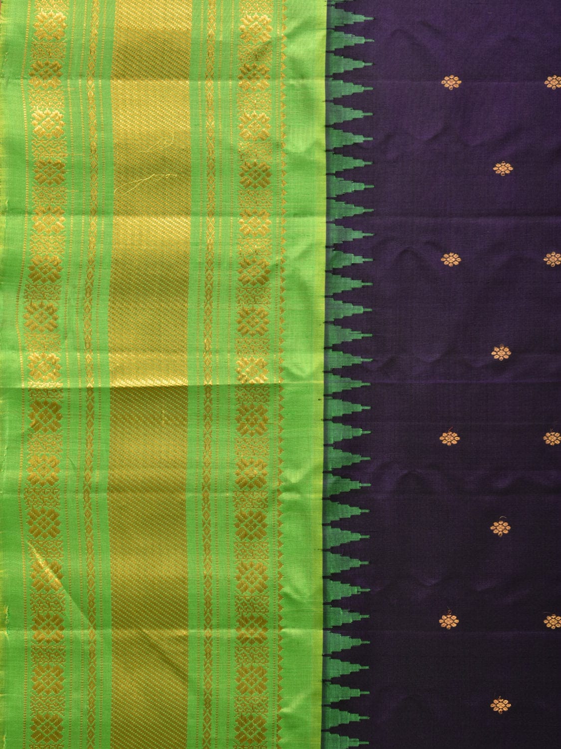 Green and Blue Gadwal Silk Handloom Saree with Mango Pallu Design g0370