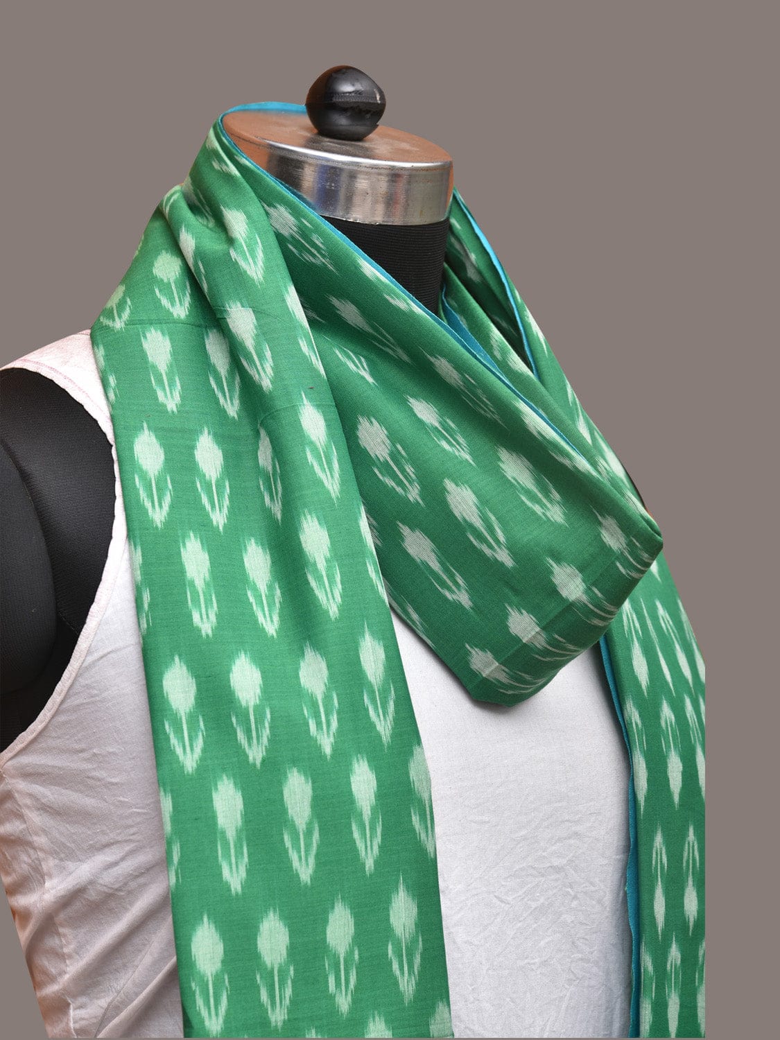 Green and Blue Pochamaplly Ikat Cotton Handloom Dupatta with Arrowhead Design ds3363