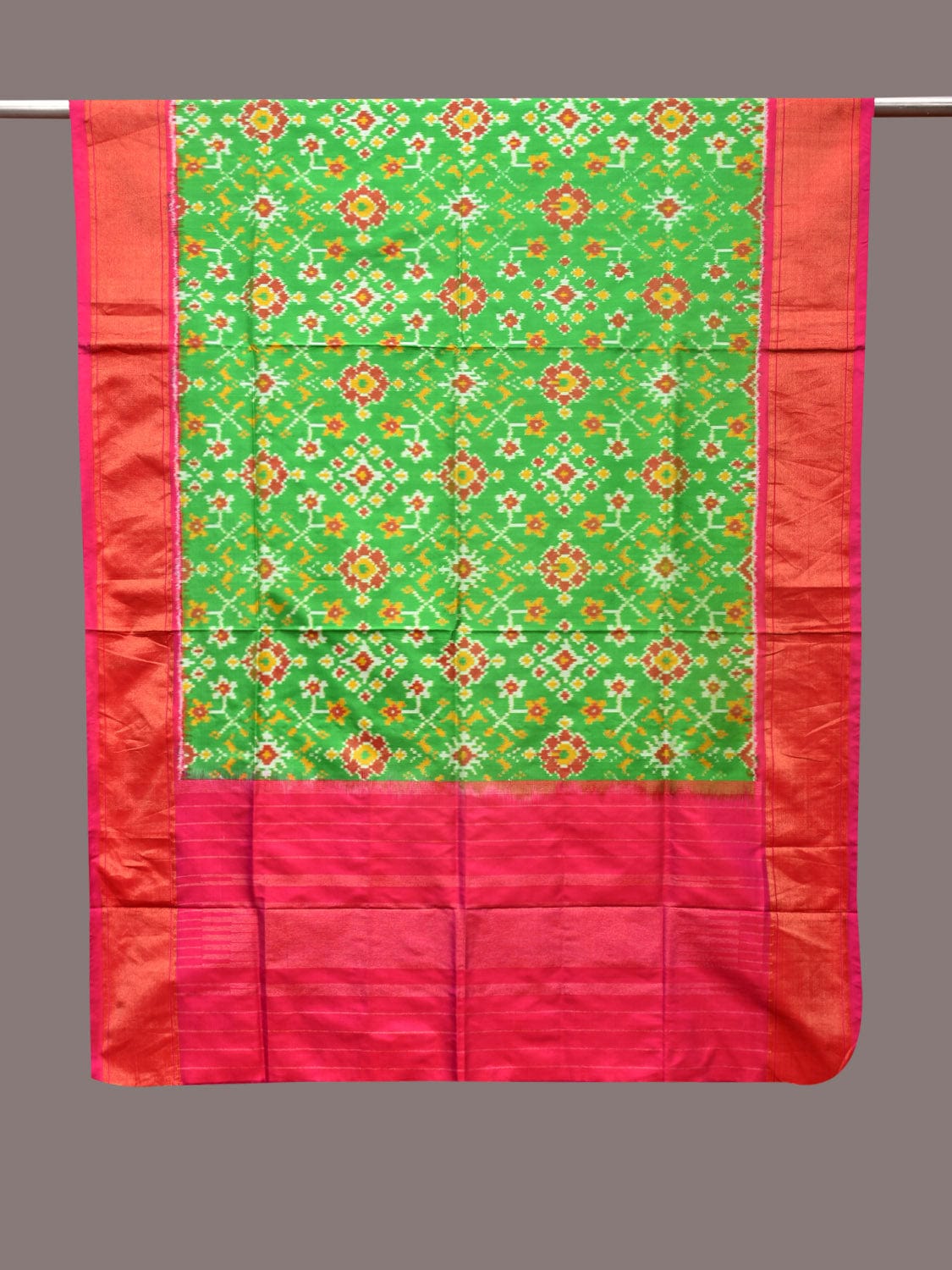 Green and Pink Pochampally Ikat Silk Handloom Dupatta with All Over Design ds2035