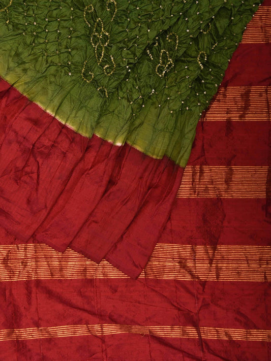 Green and Red Bandhani Gadwal Silk Handloom Saree with Disgonal and Strips Pallu Design bn0506