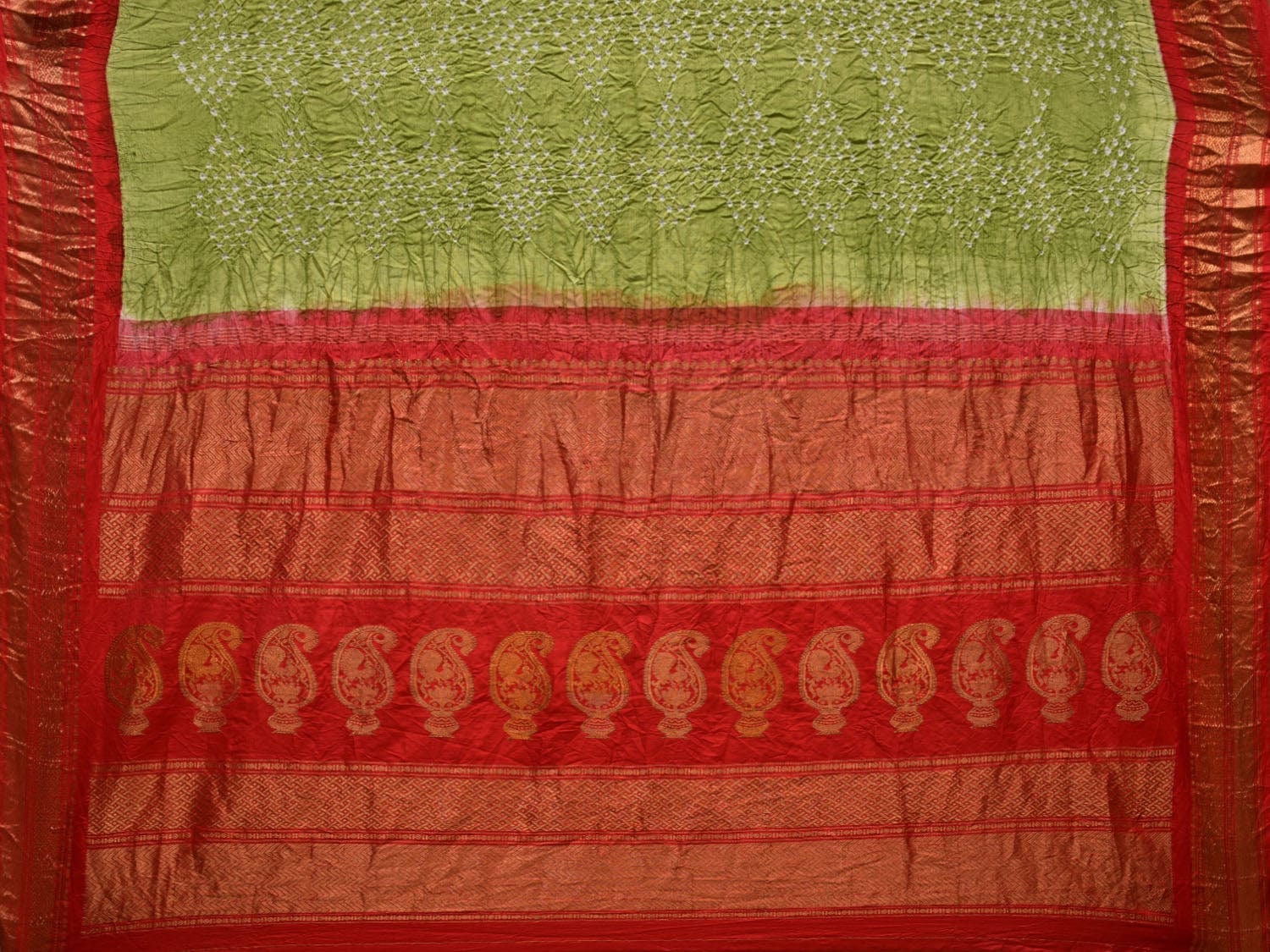 Green and Red Bandhani Gadwal Silk Handloom Saree with Mango Pallu Design bn0374