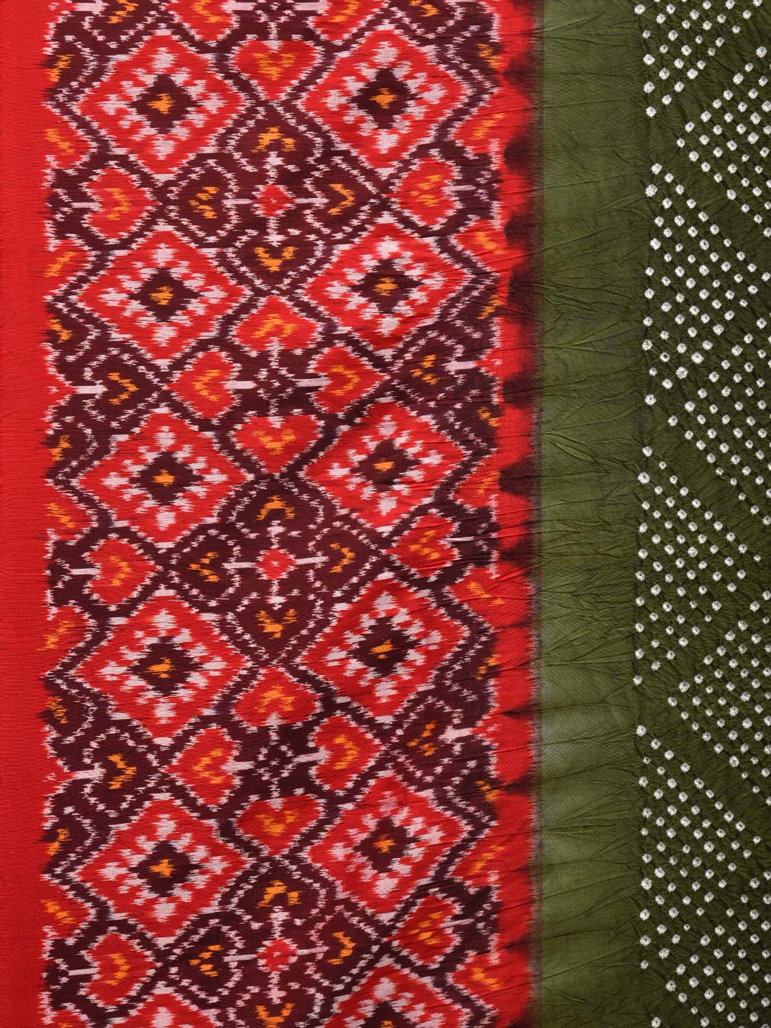 Green and Red Bandhani Ikat Silk Handloom Saree with Border and Pallu Design bn0361