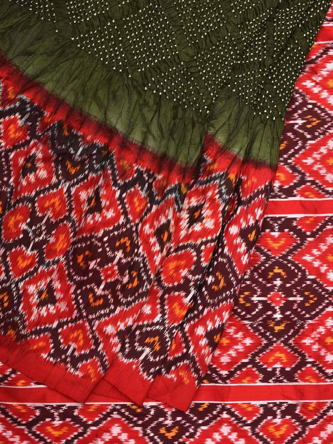 Green and Red Bandhani Ikat Silk Handloom Saree with Border and Pallu Design bn0361