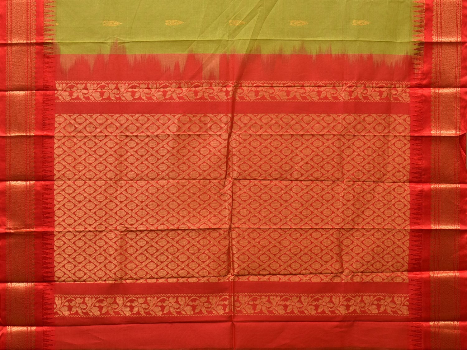 Green and Red Gadwal Cotton Plain Saree with Body Buta and Pallu Design No Blouse g0358