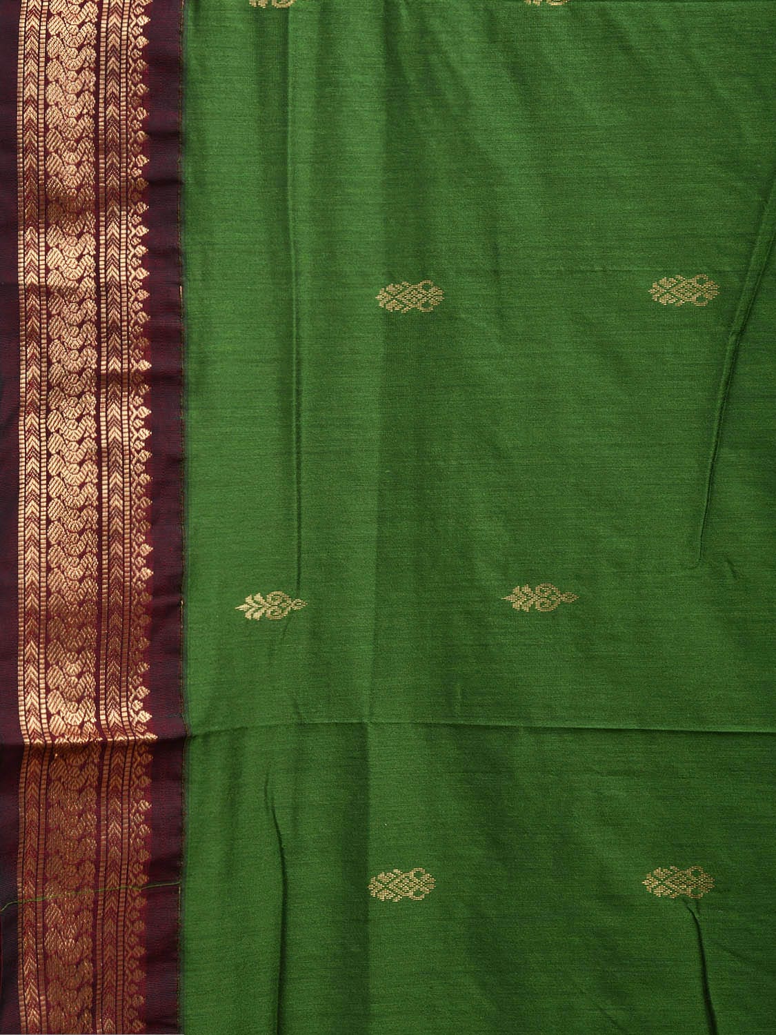 Green and Red Gadwal Cotton Saree with Body Buta and Pallu Design g0453