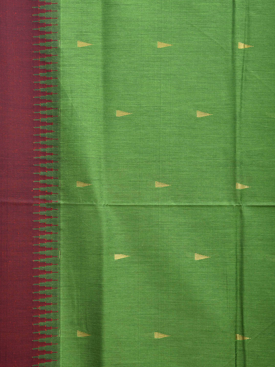 Green and Red Gadwal Cotton Saree with Pallu and Border Design g0445