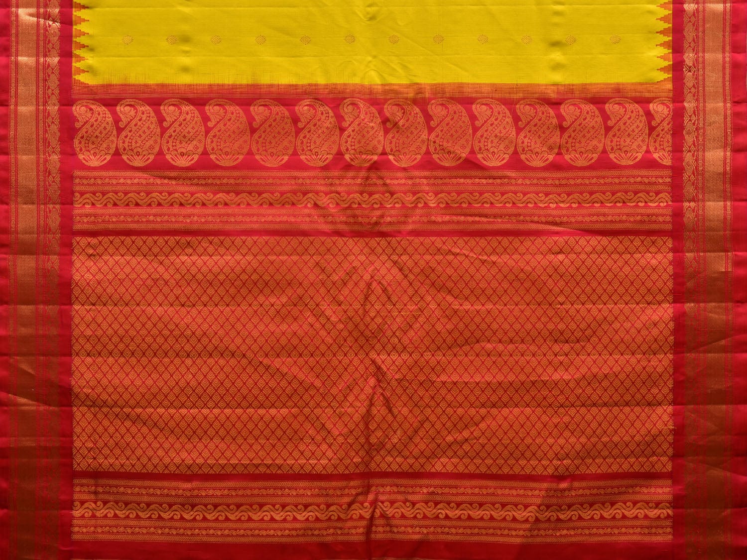 Green and Red Gadwal Silk Handloom Saree with Mango Pallu Design g0300