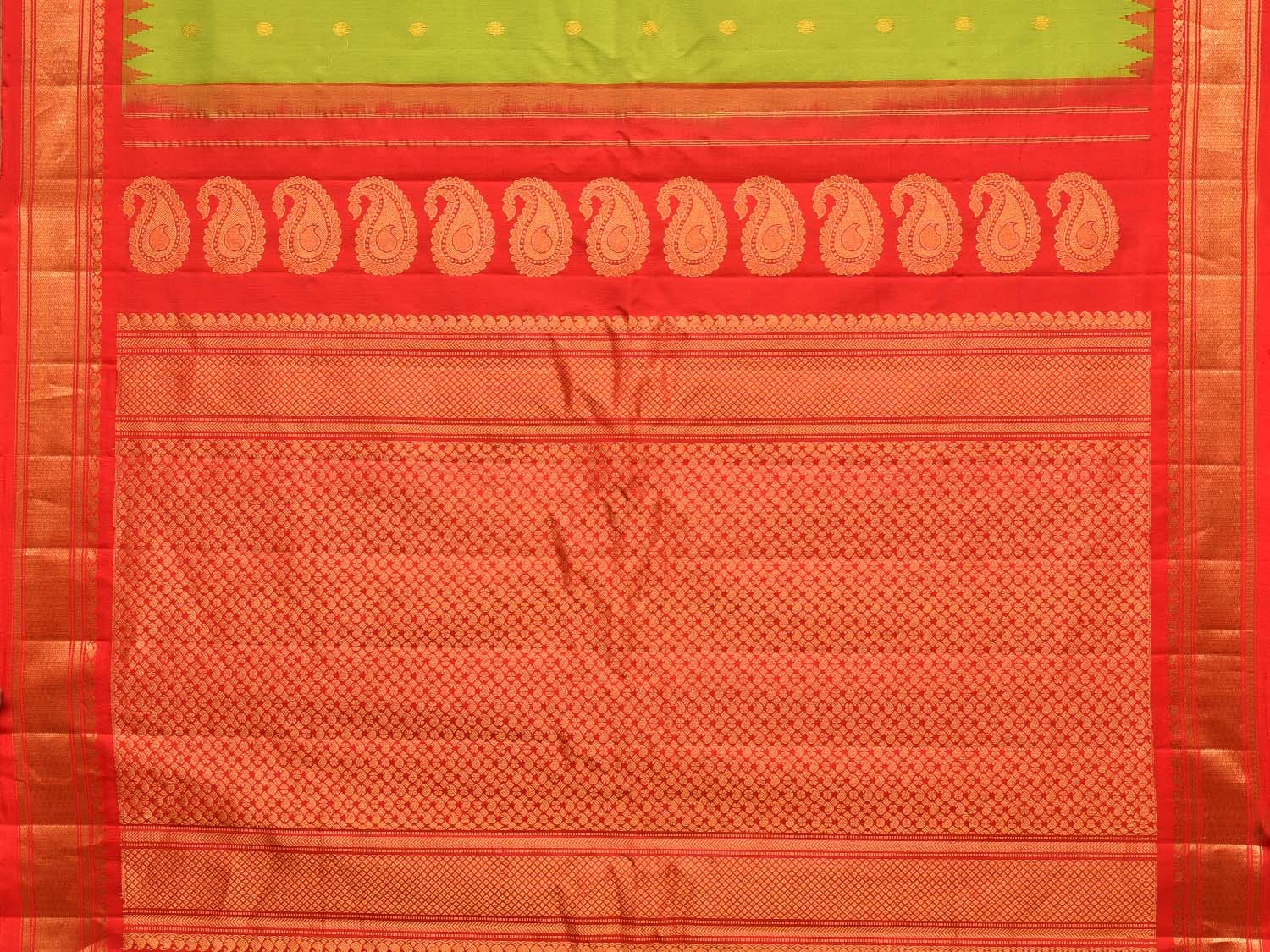 Green and Red Gadwal Silk Handloom Saree with Mango Pallu Design g0333