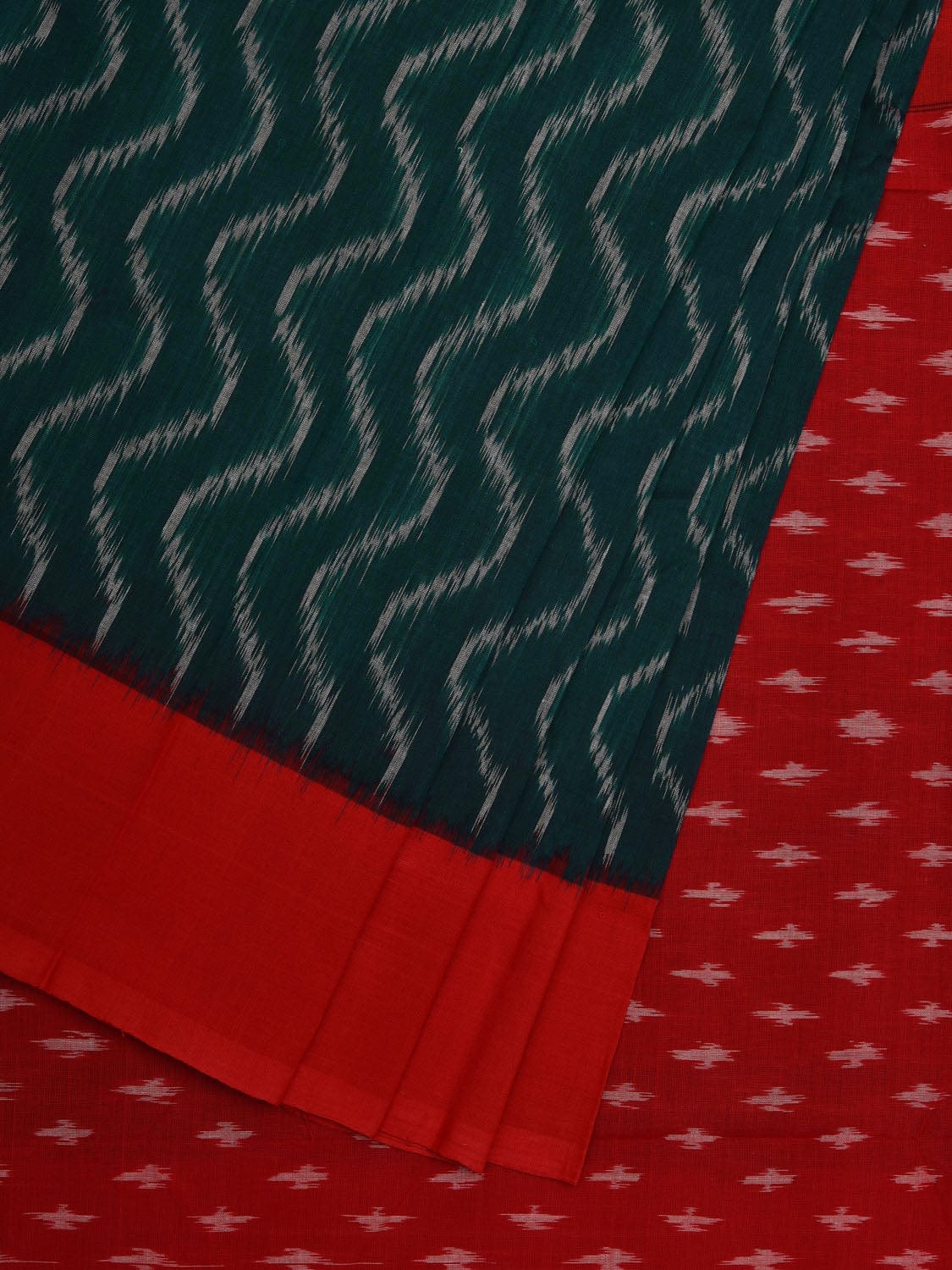 Green and Red Pochampally Ikat Cotton Handloom Saree with Waves Design i0709